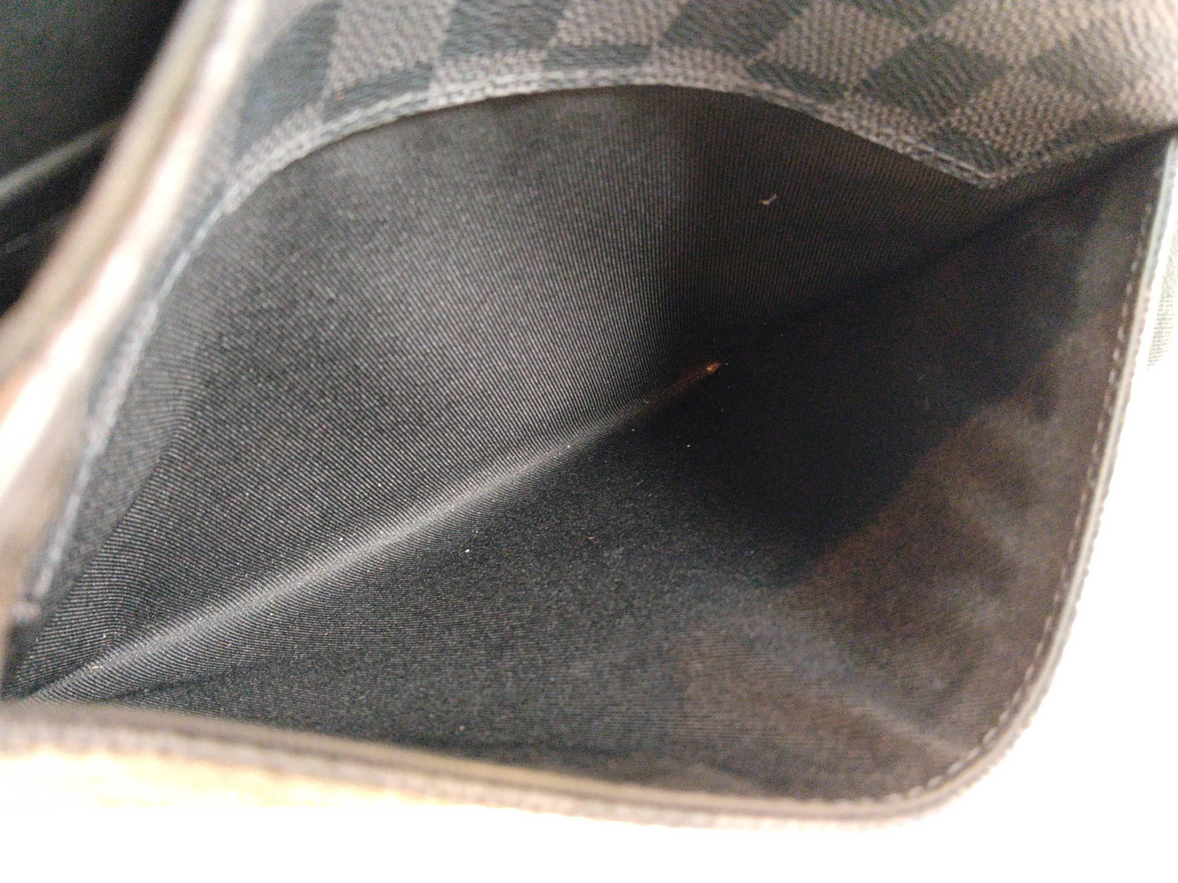 Damier Graphite District Damier Messenger Bag Shoulder — view 12