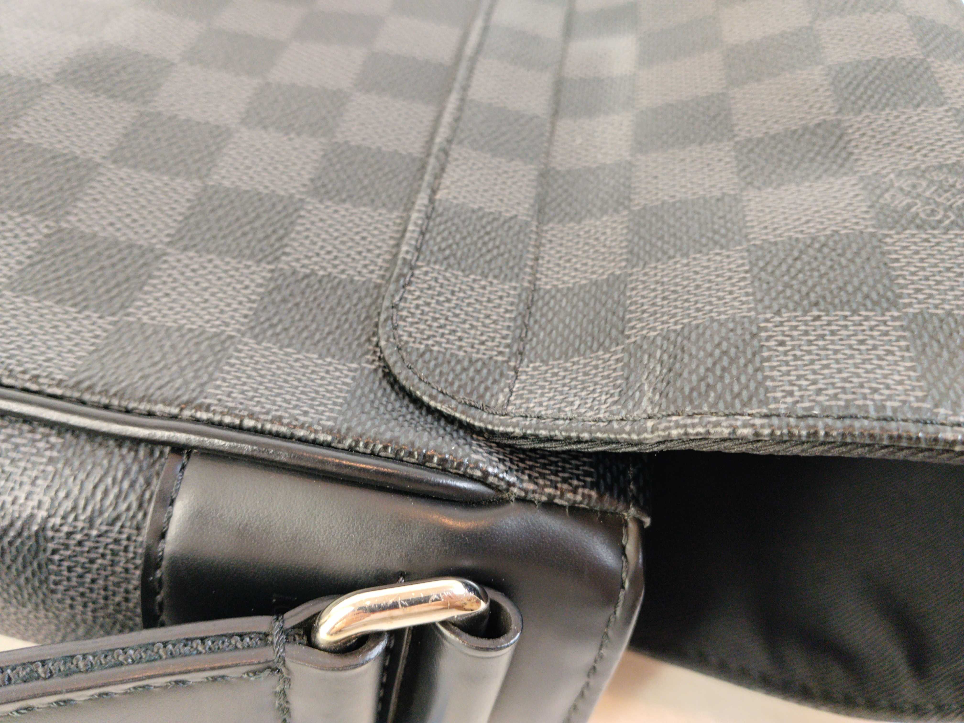 Damier Graphite District Damier Messenger Bag Shoulder — view 13