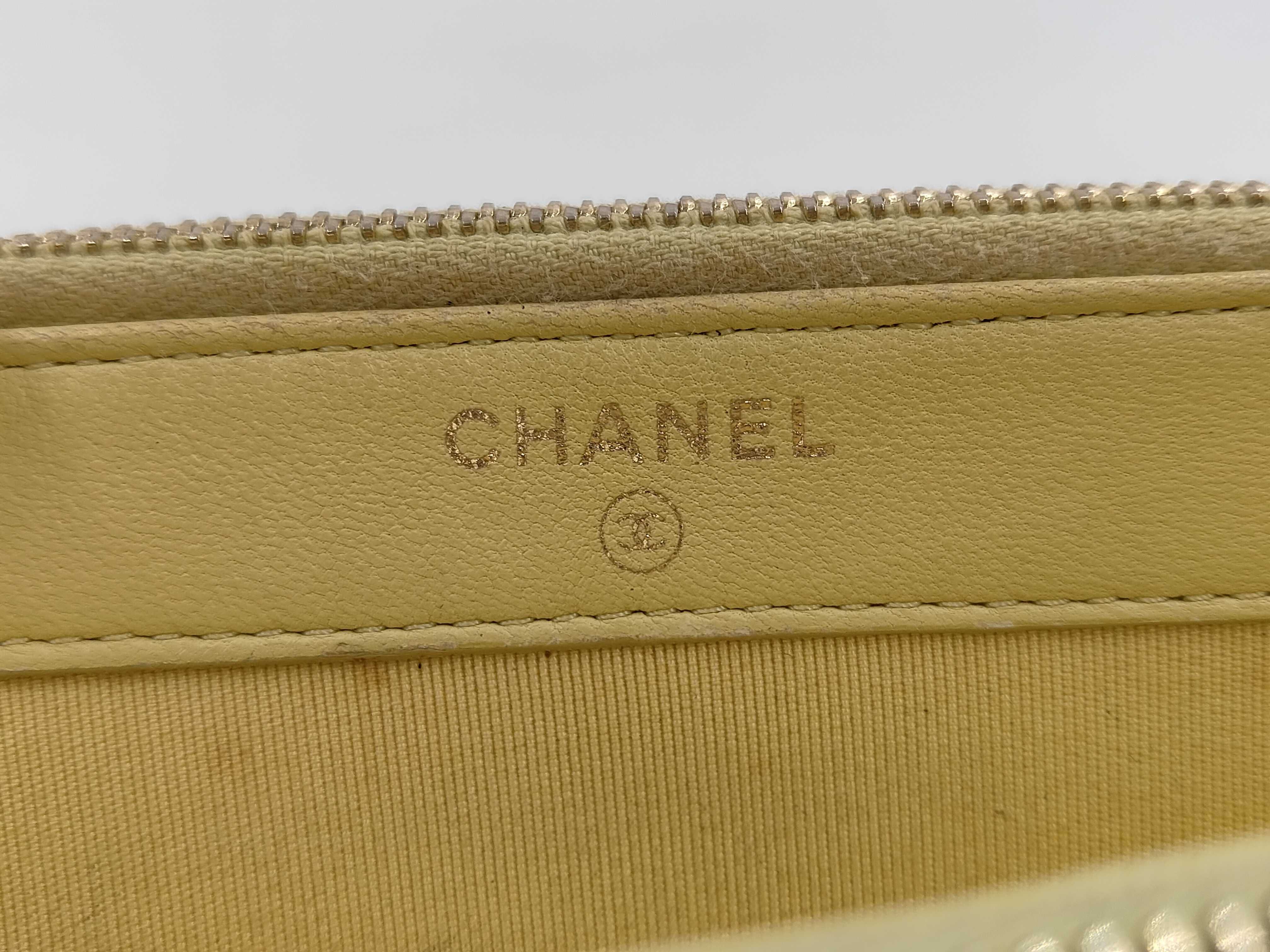 Matelassé Shoulder Bag (Yellow) — view 11
