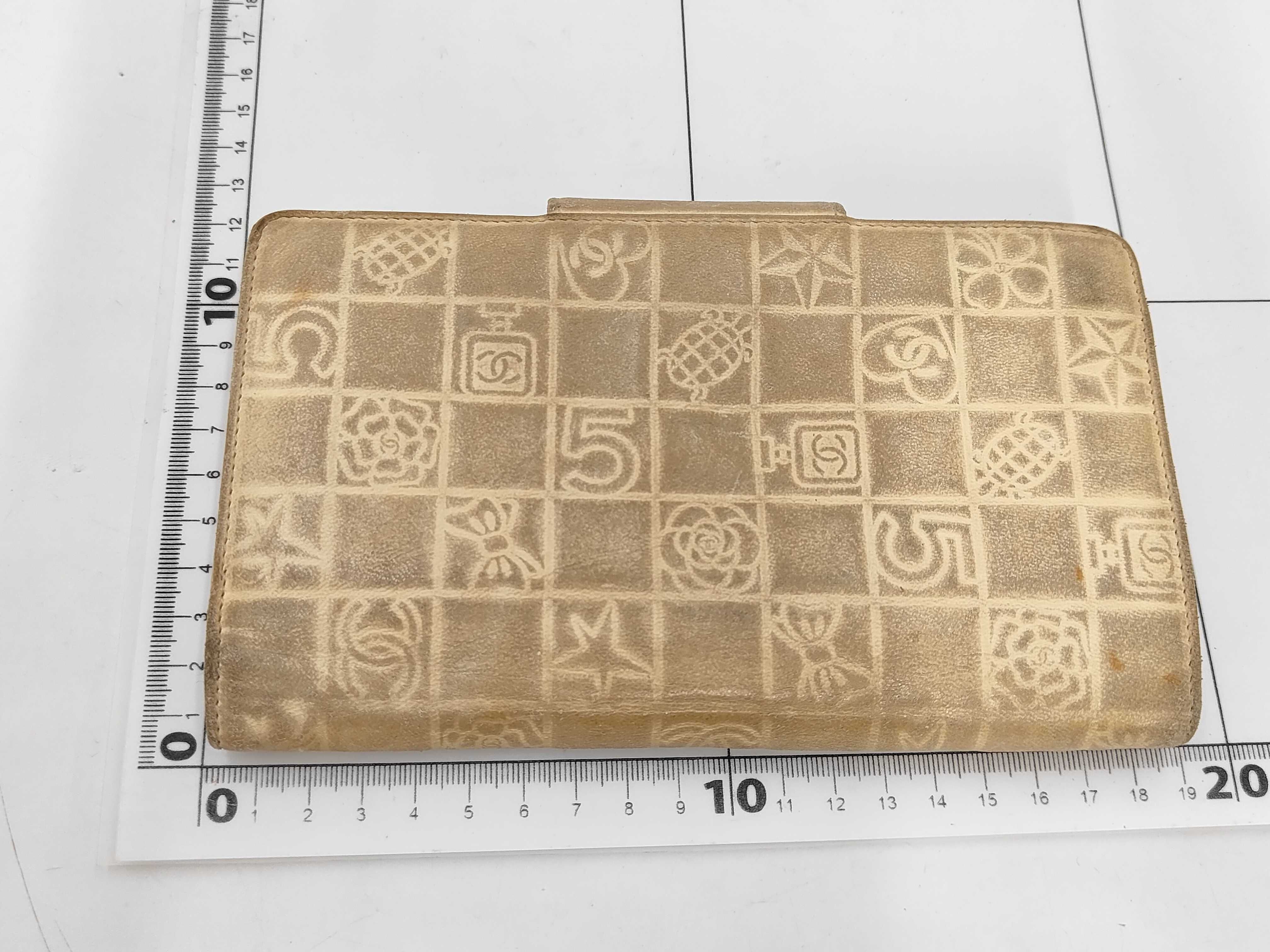 wallet — view 2