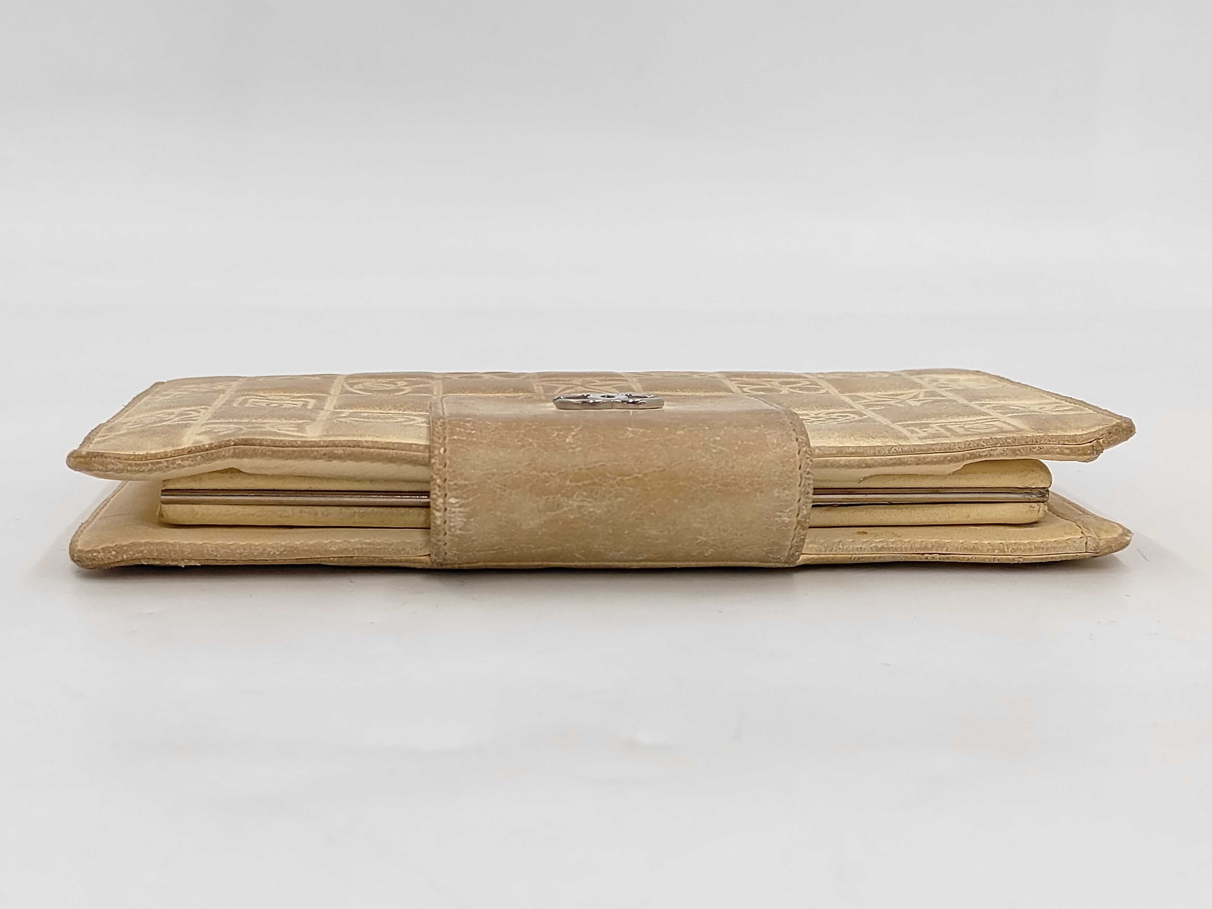 wallet — view 5