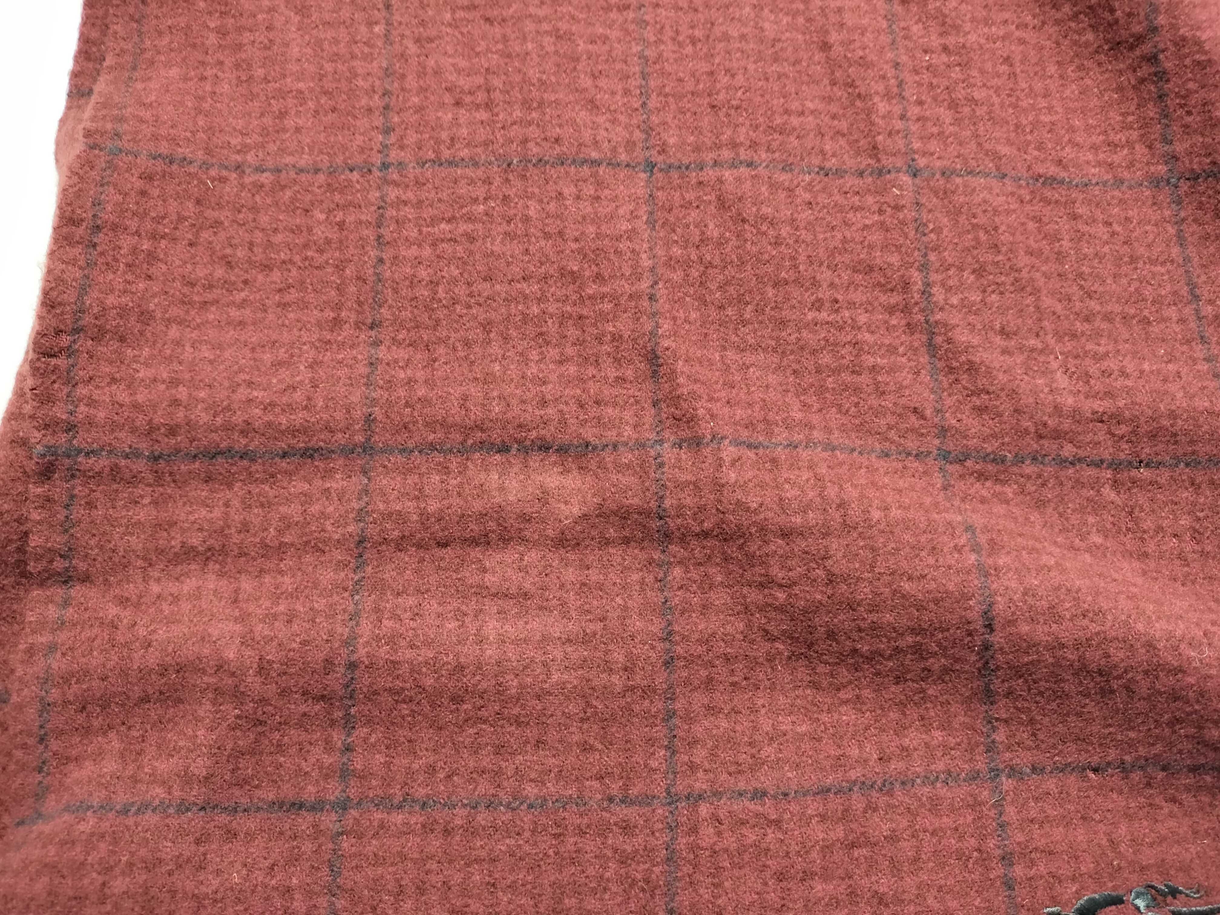 Nova Check lap blanket/shawl, Bordeaux, and other accessories. — view 9