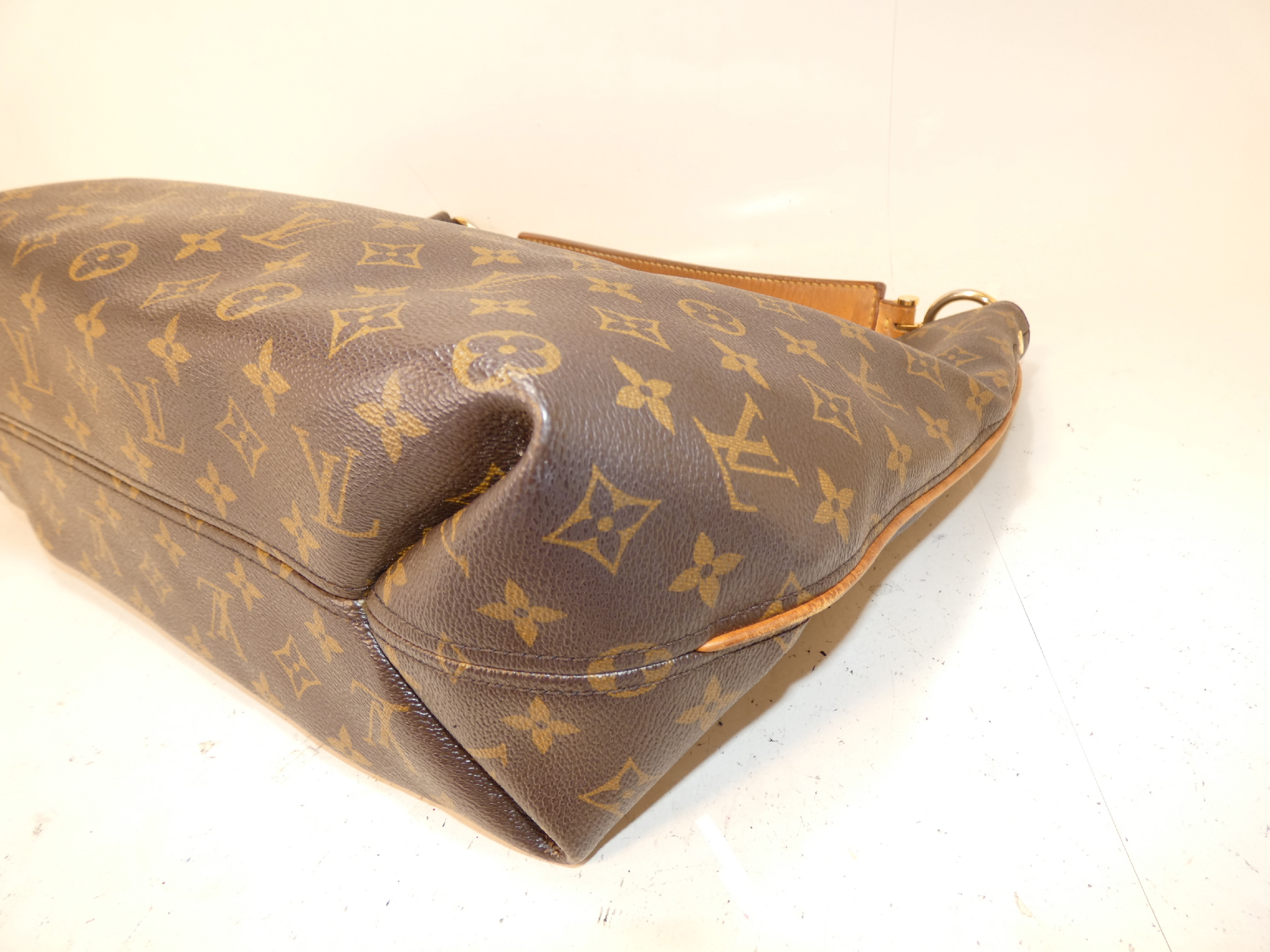 Shuri MM Monogram One-Handle One-Shoulder Bag — view 8