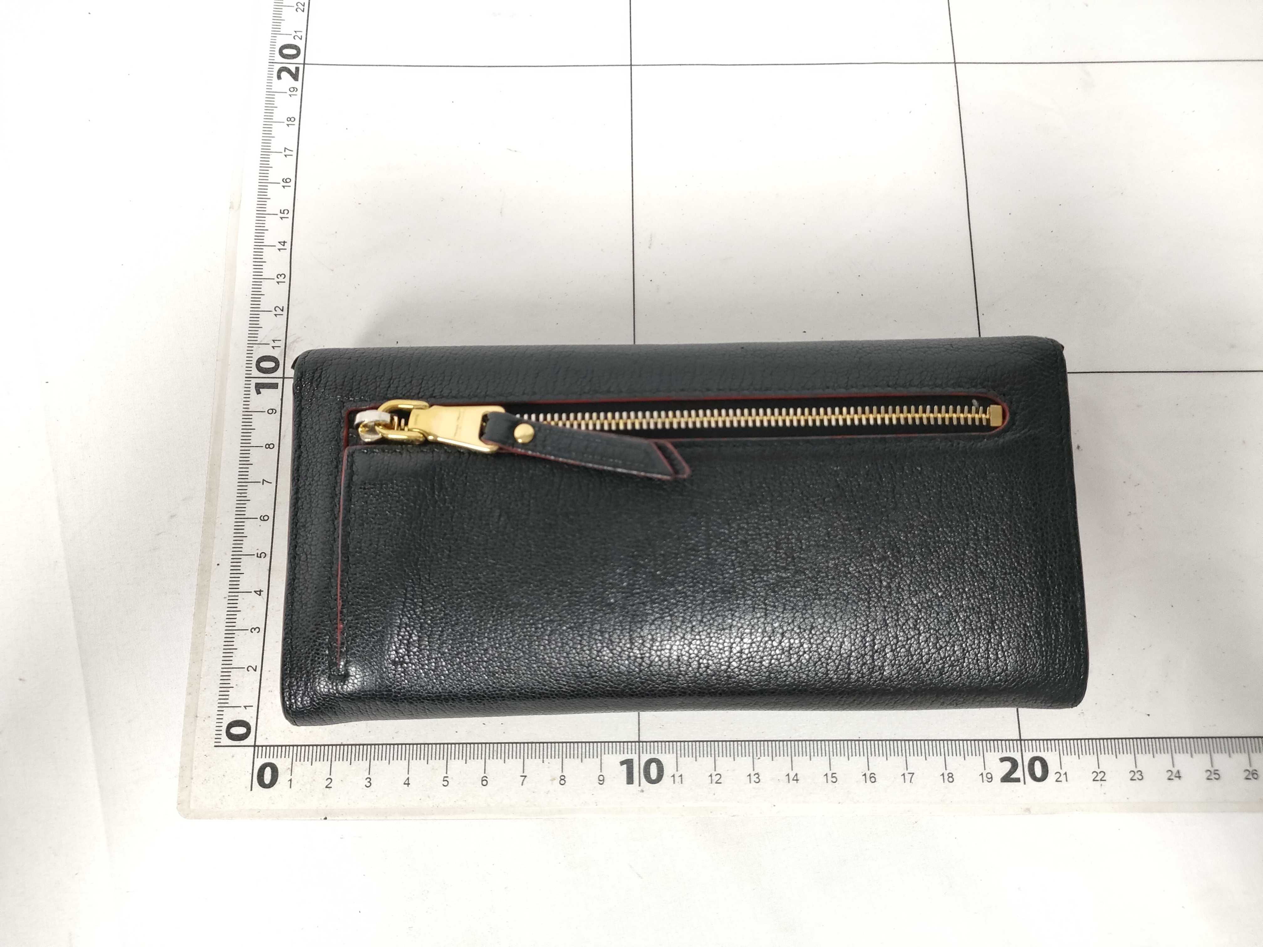 wallet — view 2