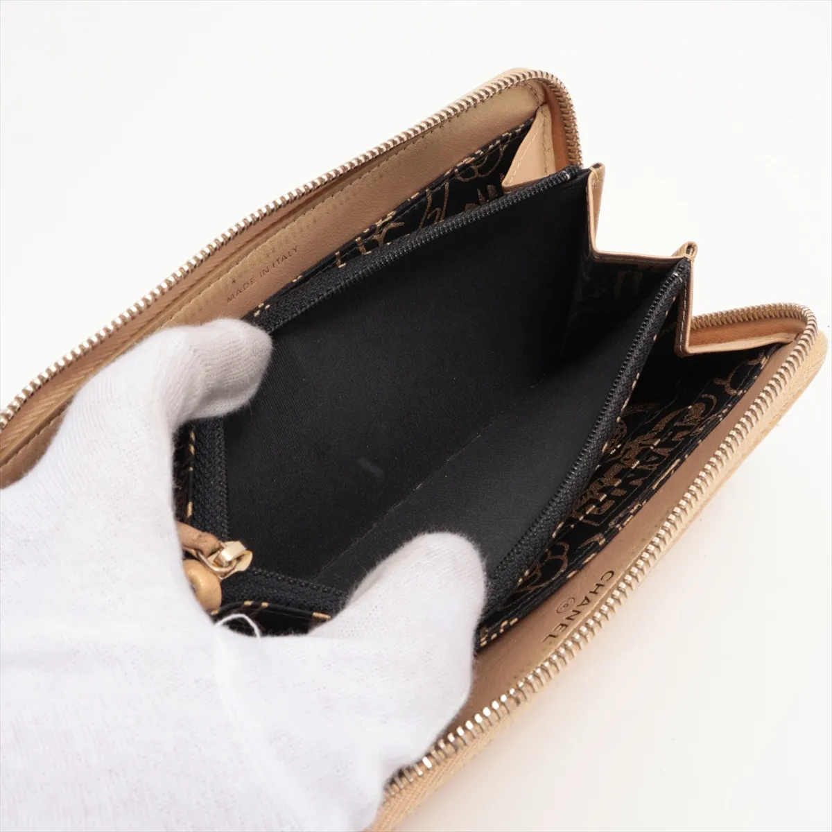 Matelasse Lambskin Round Zip Wallet Gold Hardware 28218301 — view 8