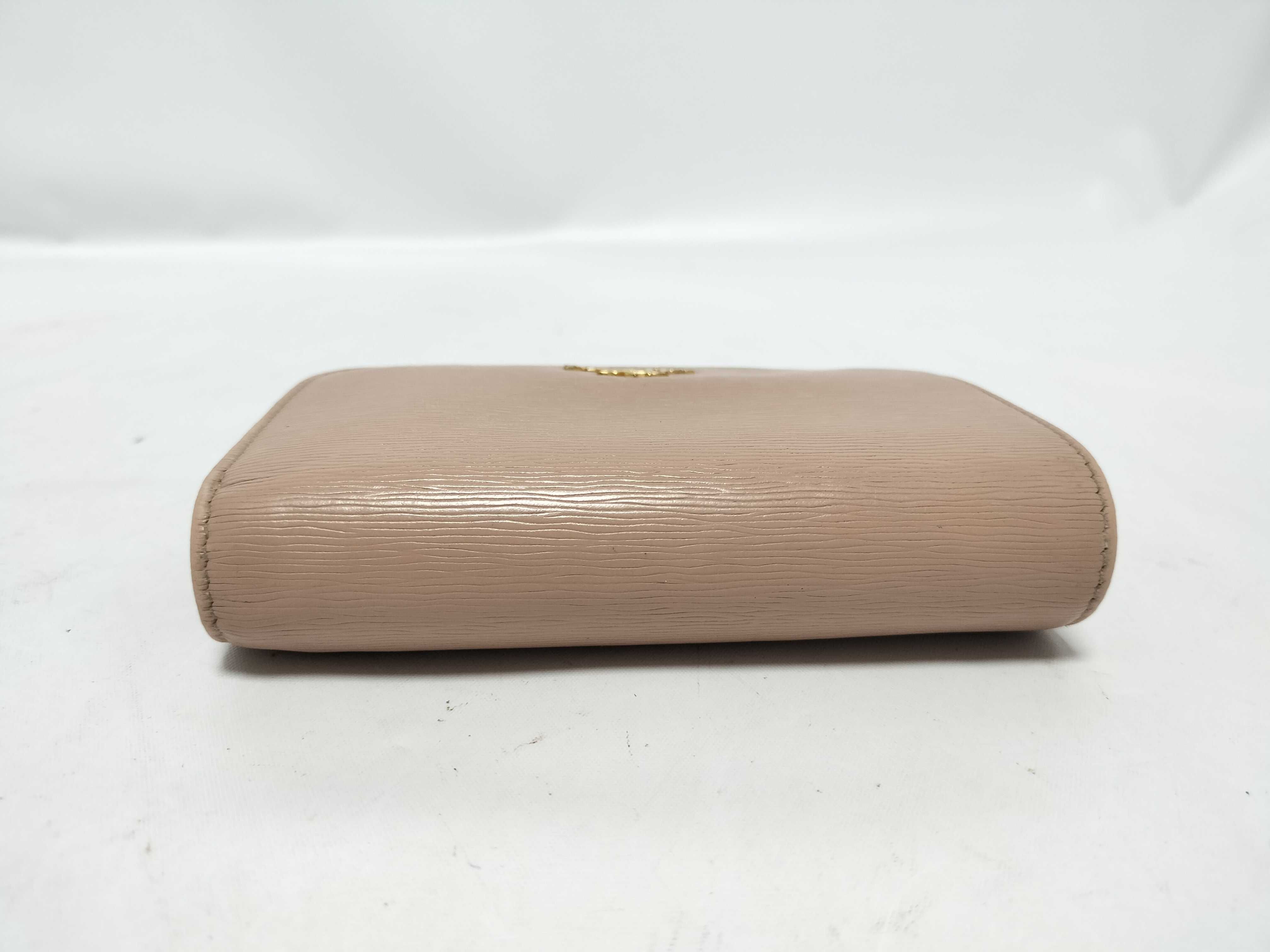 Saffiano Medium Wallet Beige 1M1225 Wallet — view 3