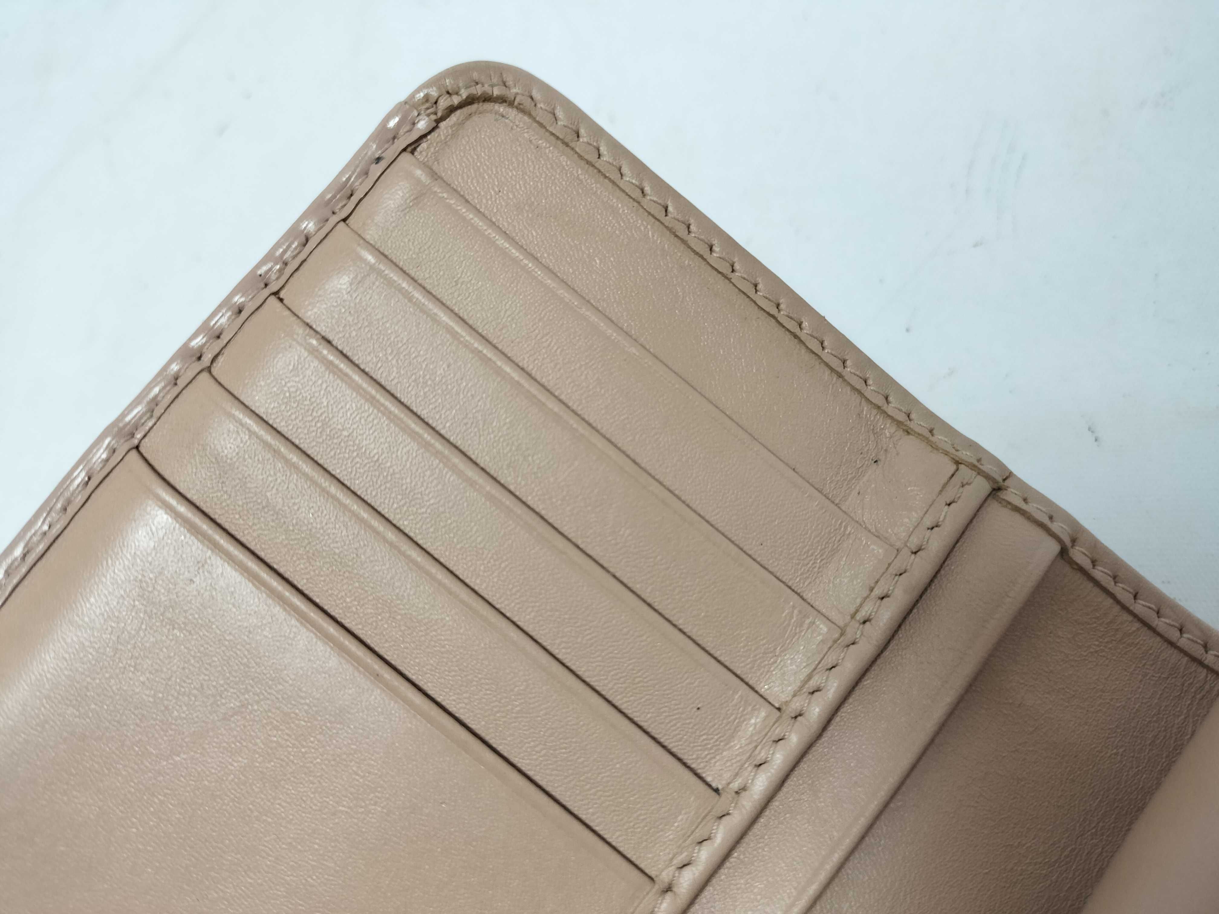 Saffiano Medium Wallet Beige 1M1225 Wallet — view 9