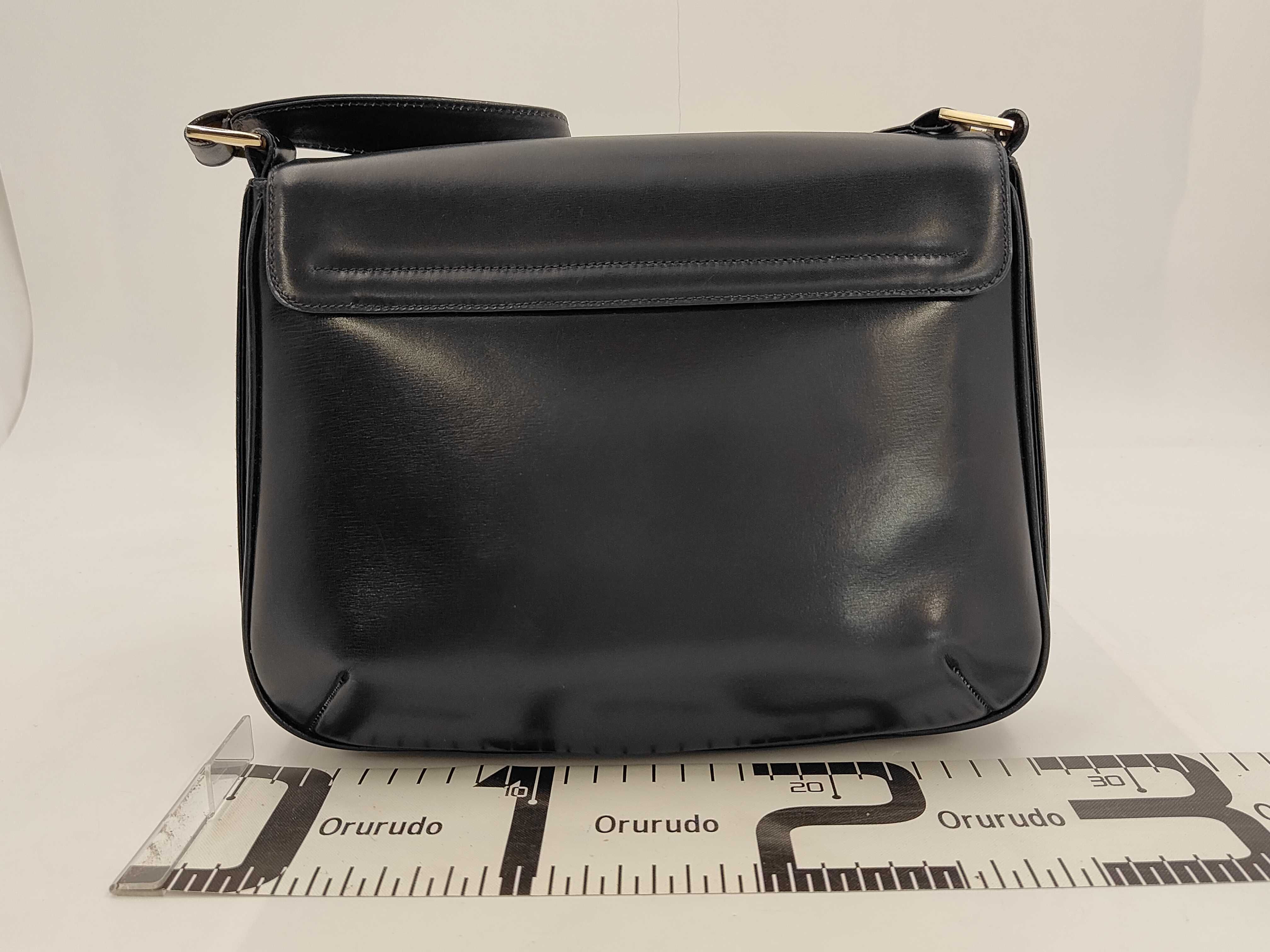 Old Gucci Leather Shoulder Bag — view 2
