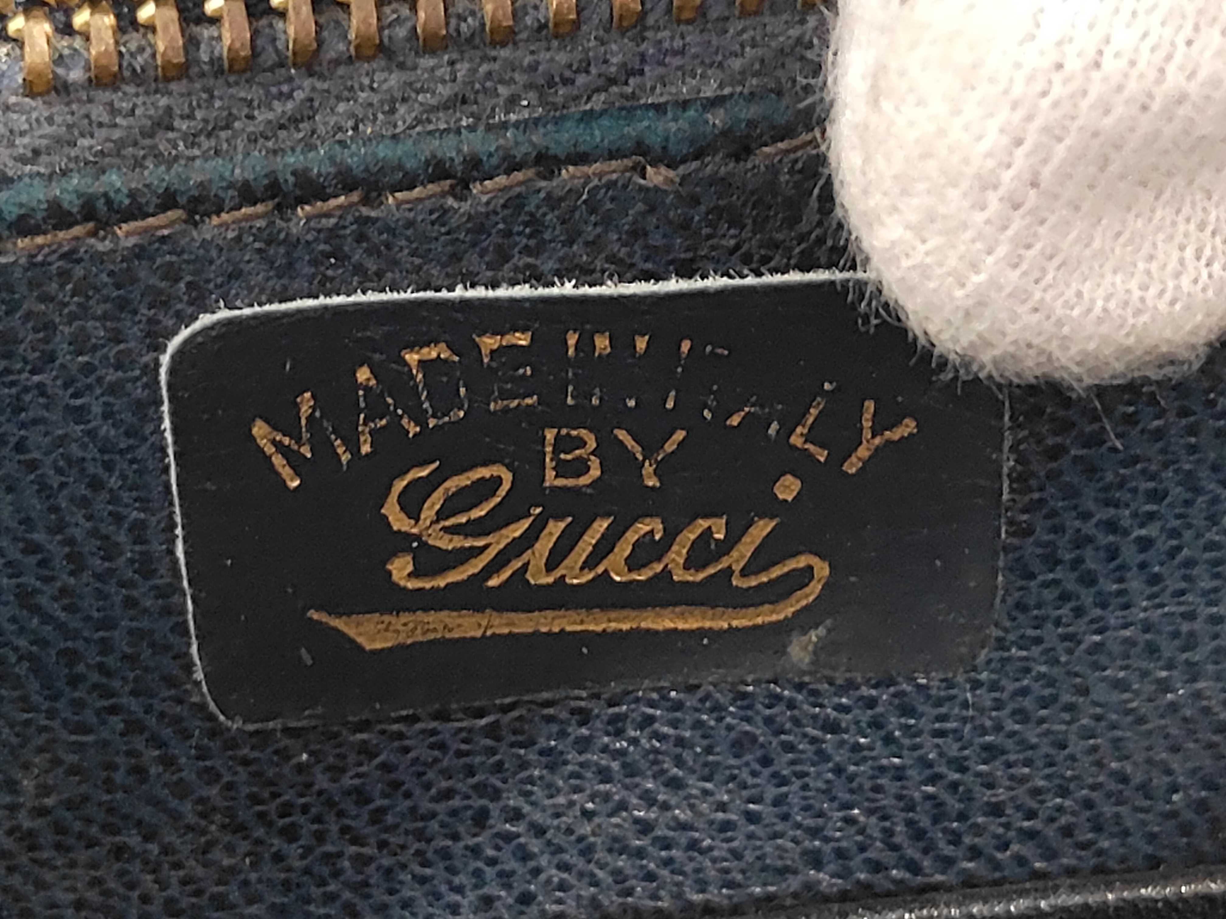 Old Gucci Leather Shoulder Bag — view 10