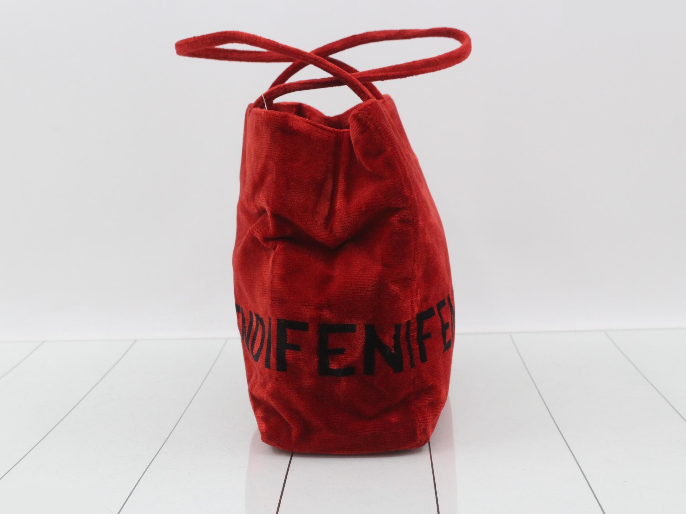tote bag, red and black, velvet, logo. — view 3