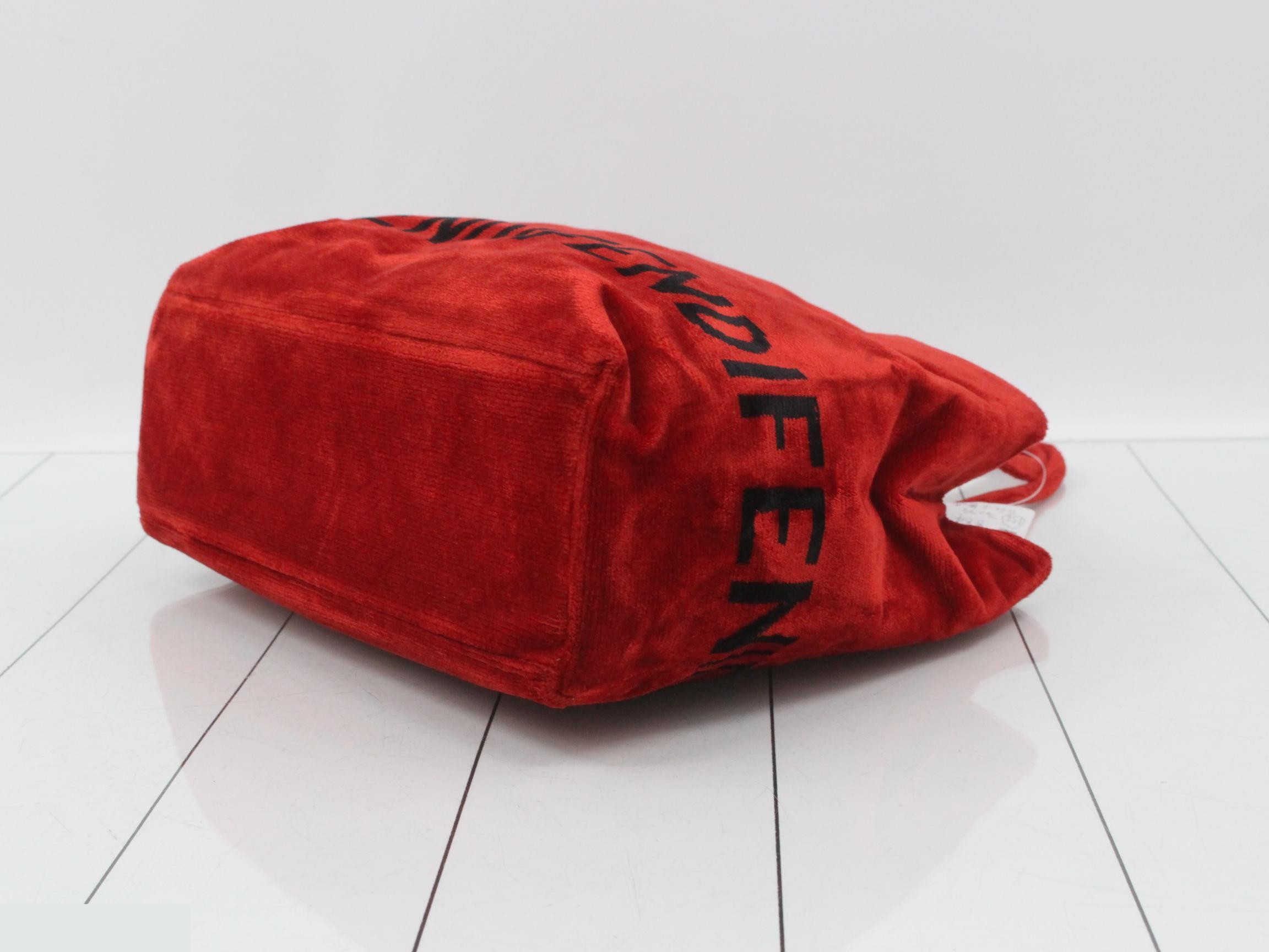 tote bag, red and black, velvet, logo. — view 6