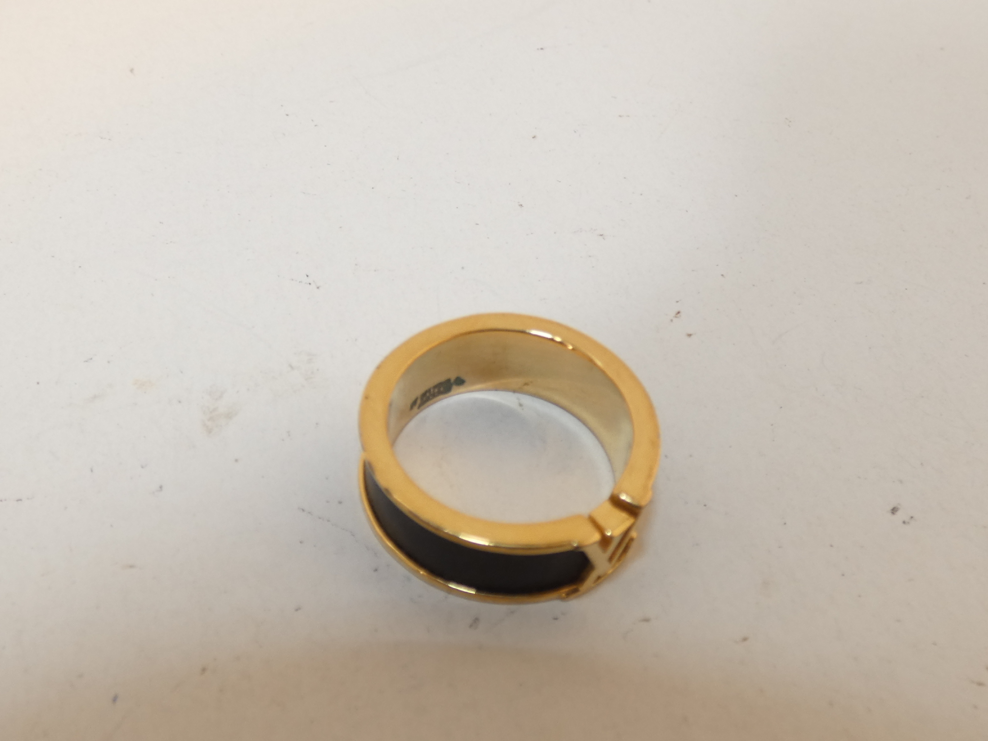 Initial Ring S00 Black Ring — view 4