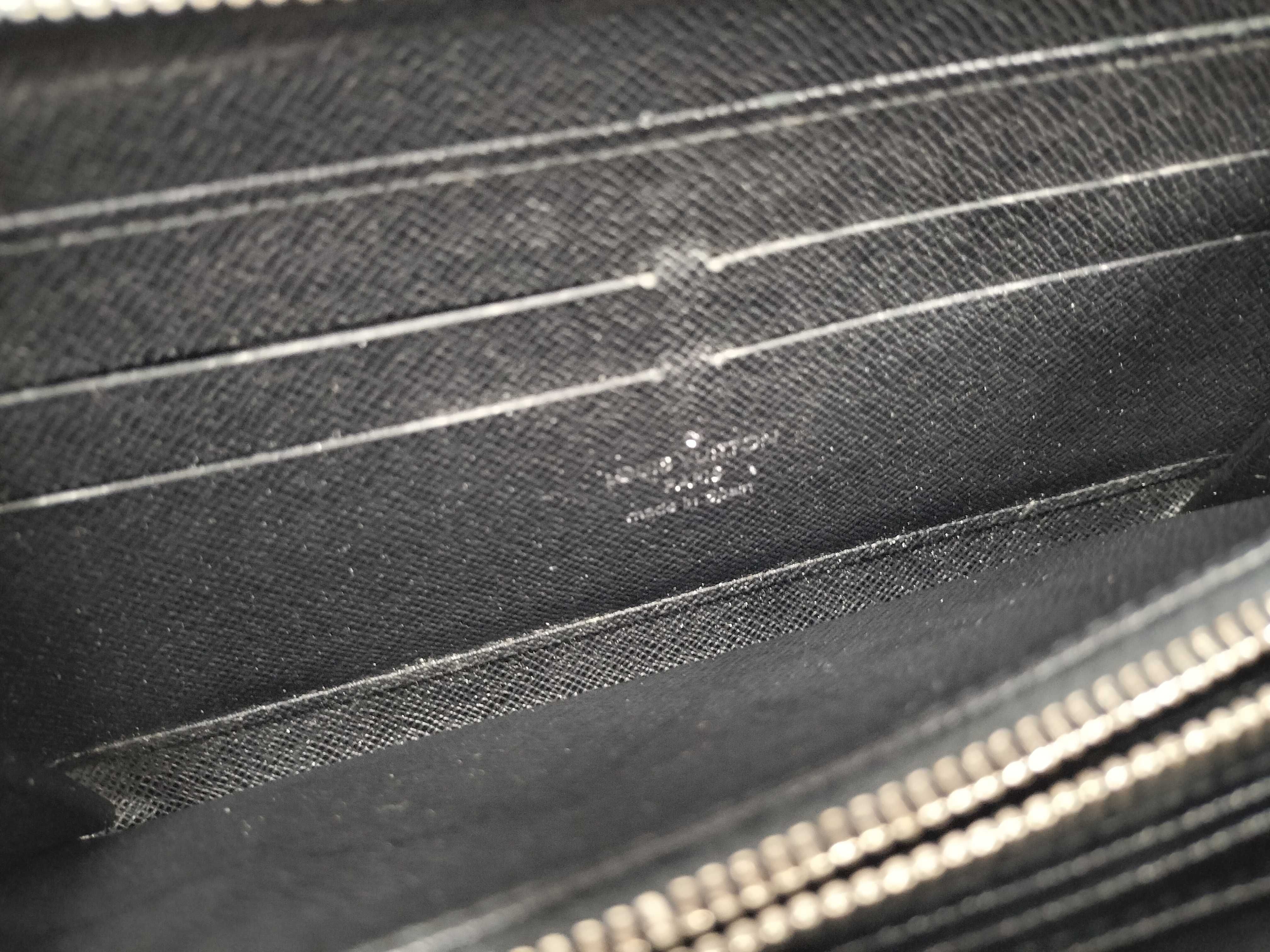 Vernis Louis Vuitton Zippy Wallet — view 14