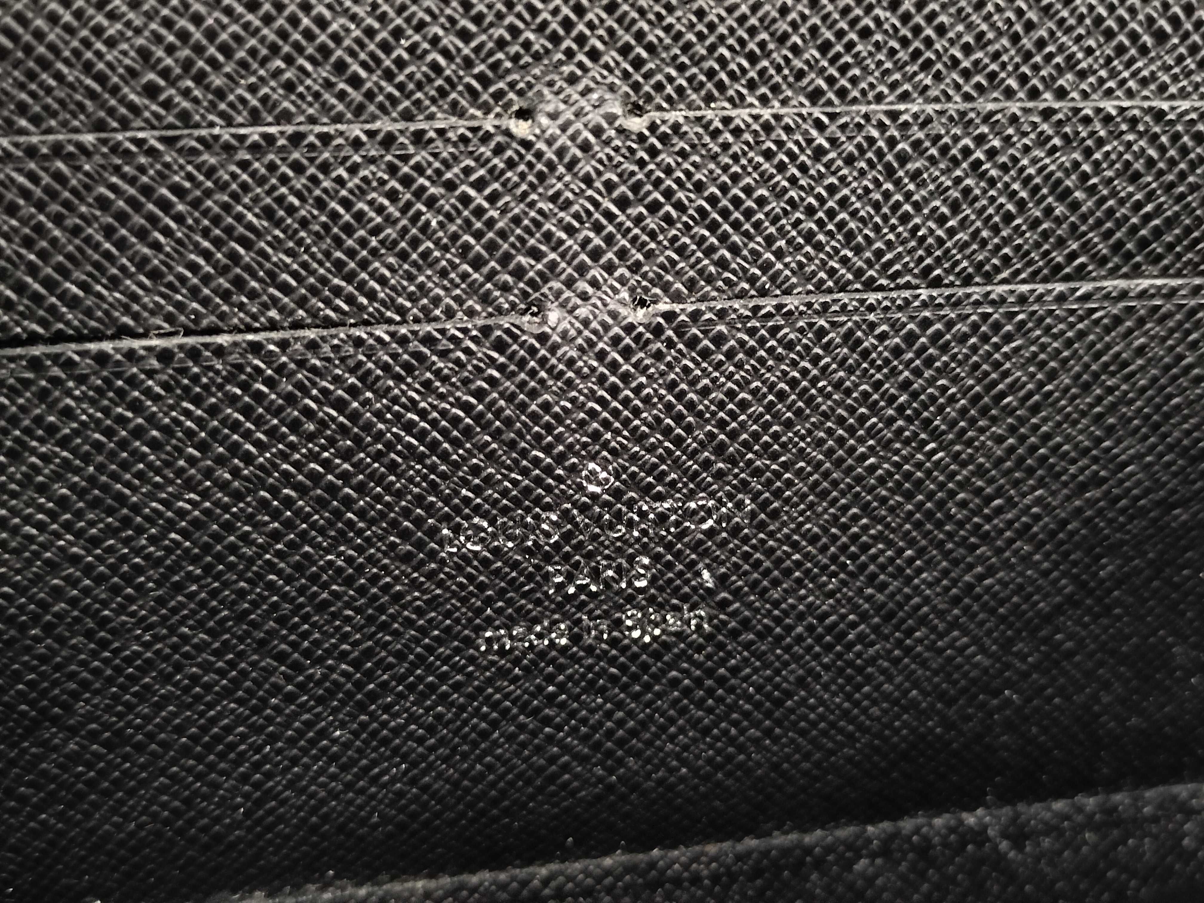 Vernis Louis Vuitton Zippy Wallet — view 15
