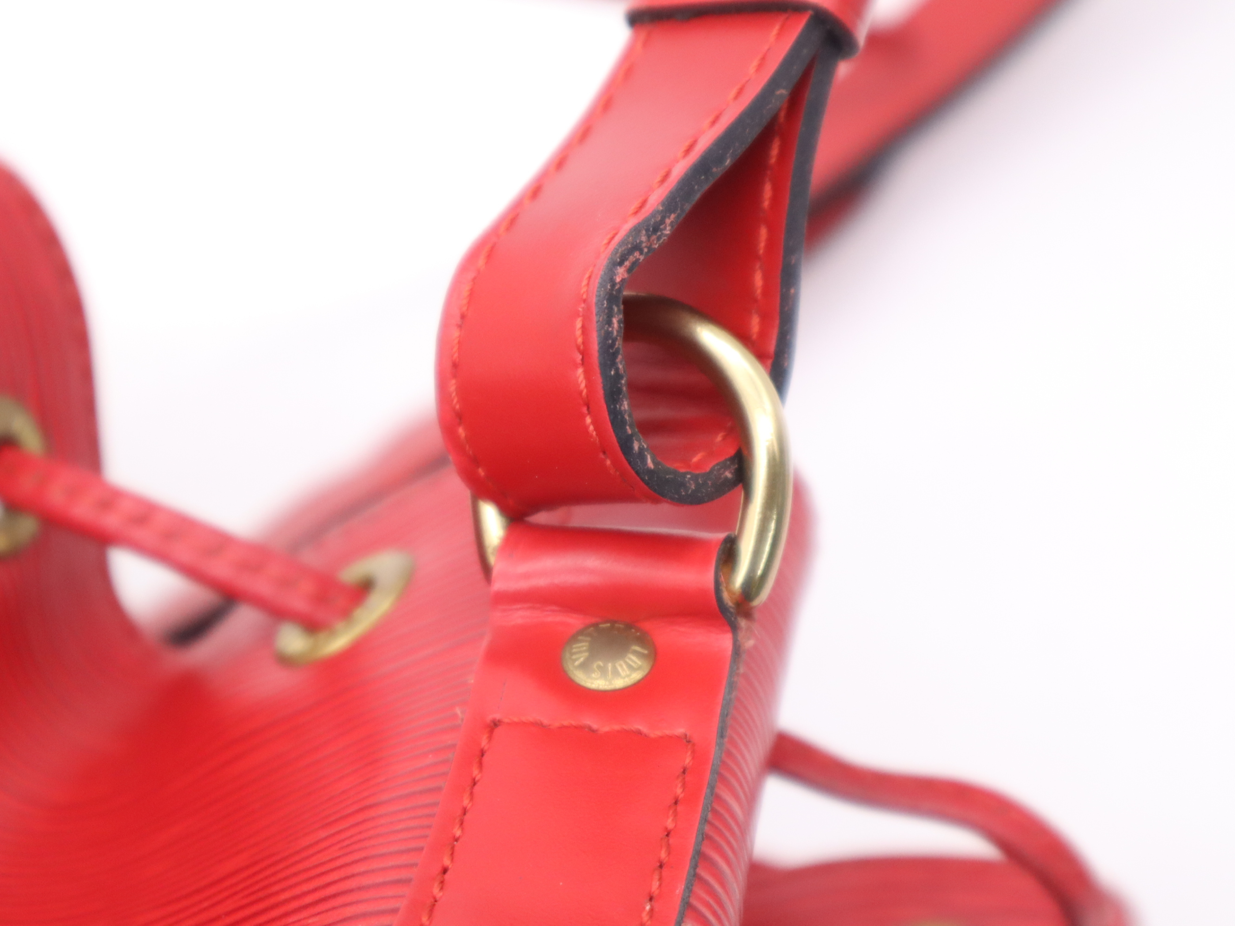 M44107 Epi Petit Noe Castilian Red Shoulder Bag — view 8