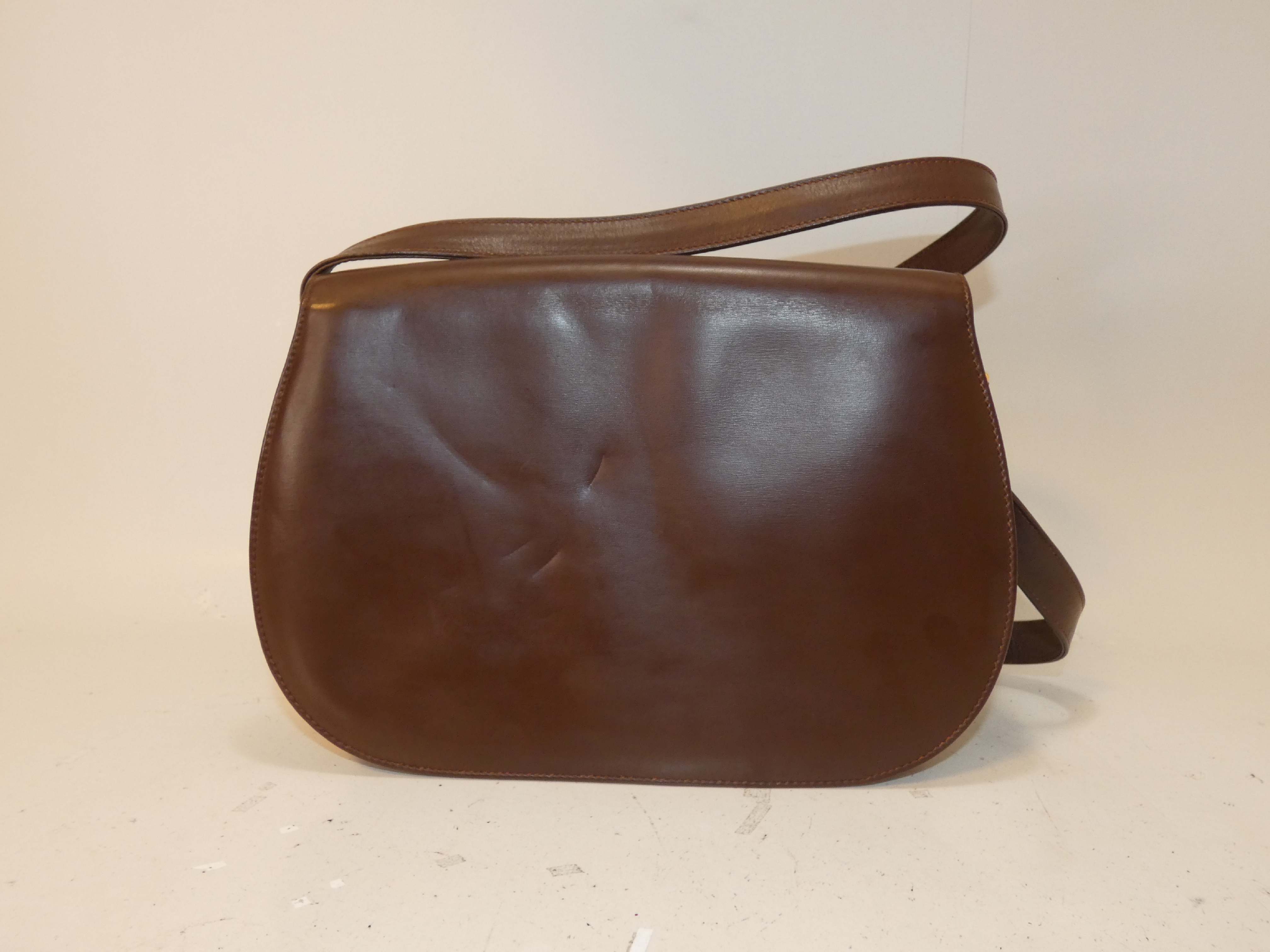 Turnlock Leather Brown Shoulder Bag — view 2