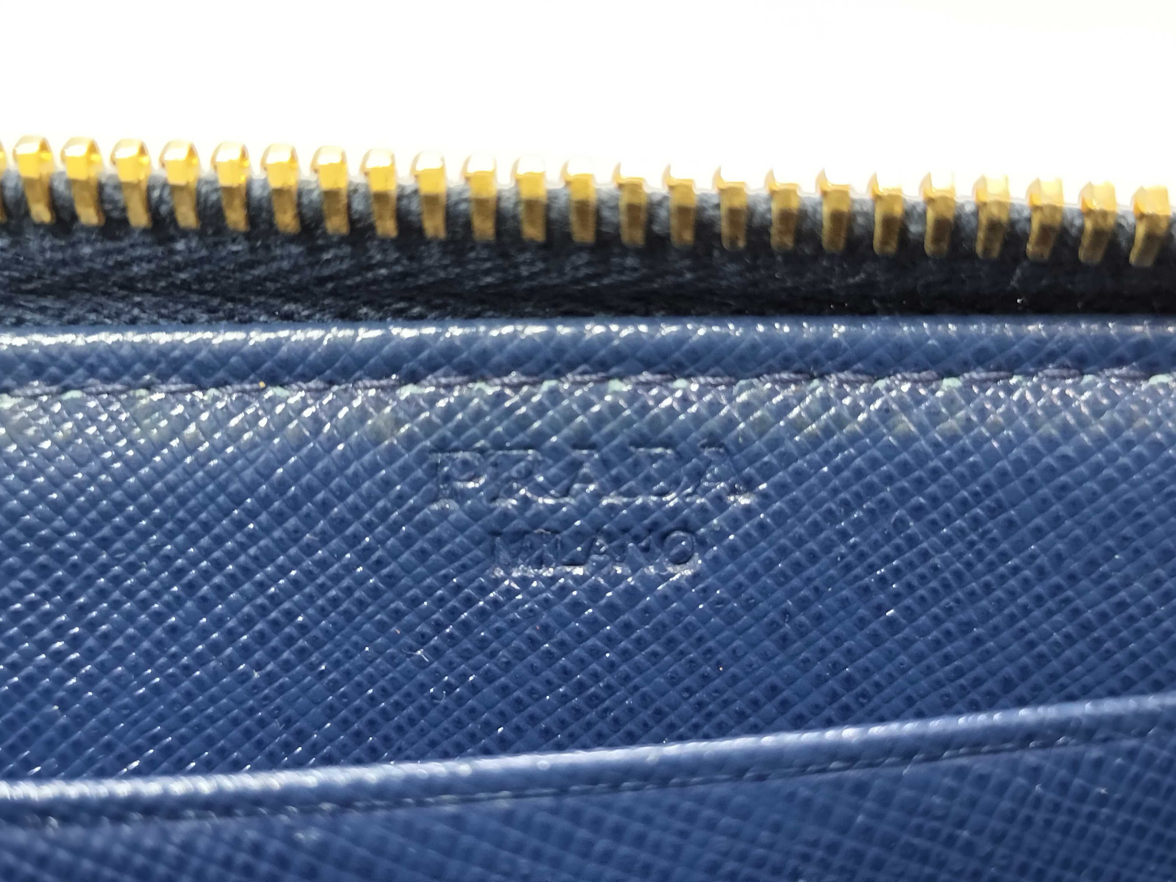 Round Zip Long Wallet Saffiano Blue Wallet — view 12