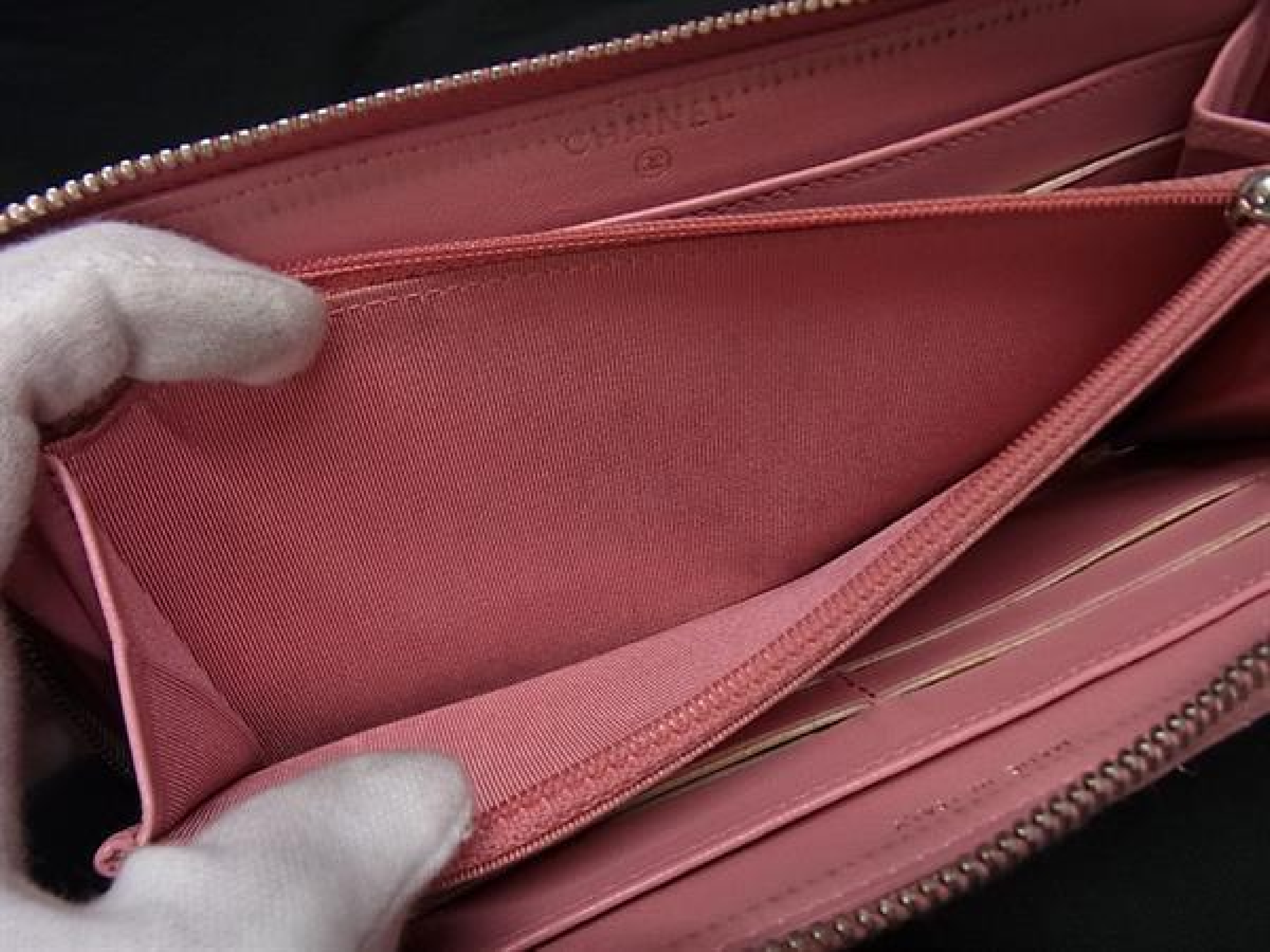 Coco Mark Matelassé Lambskin Round Zip Long Wallet, Billfold, Coin Purse, Pink (FY4536) — view 4