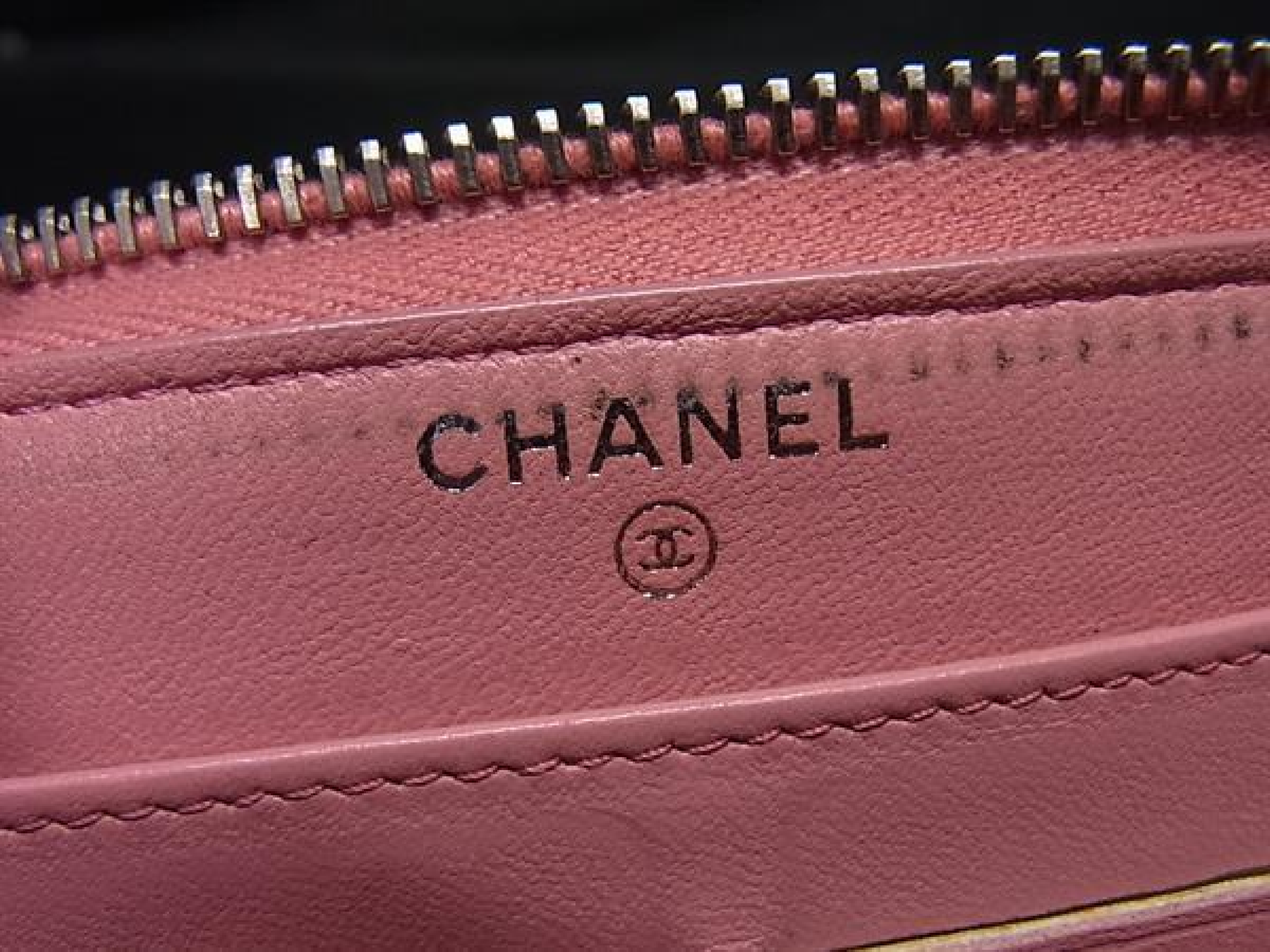 Coco Mark Matelassé Lambskin Round Zip Long Wallet, Billfold, Coin Purse, Pink (FY4536) — view 5