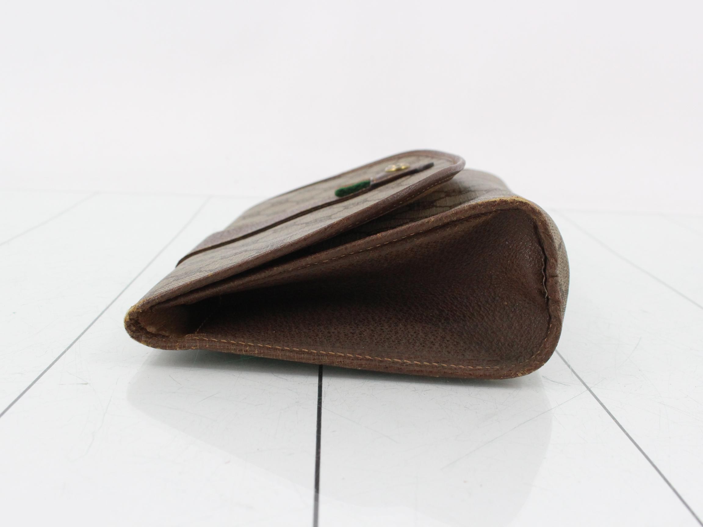 Vintage Gucci GG Supreme Clutch Bag — view 4