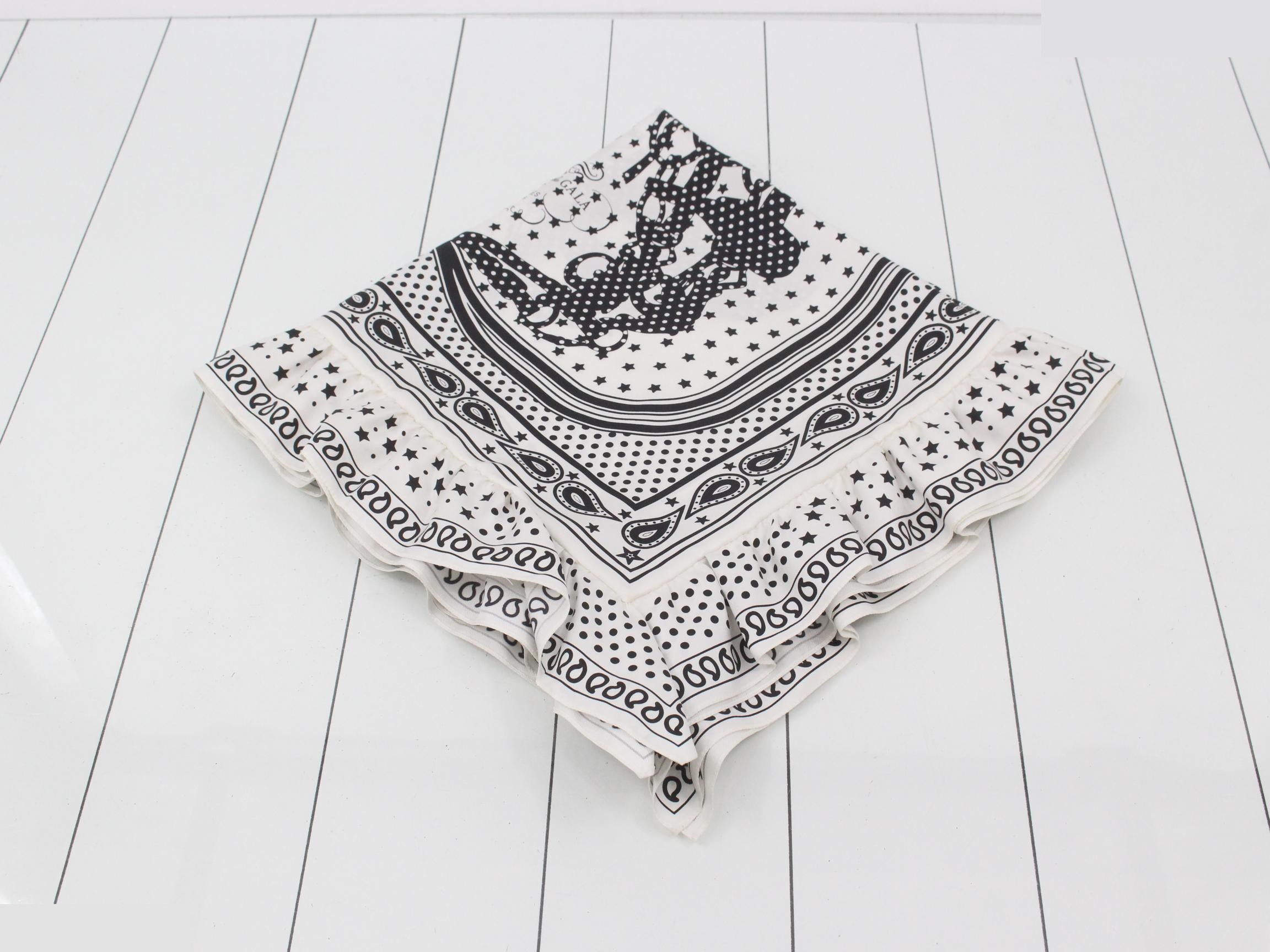 Carre 70 Brit Gala Bandana Dot Frill Edition with Storage Box — view 2