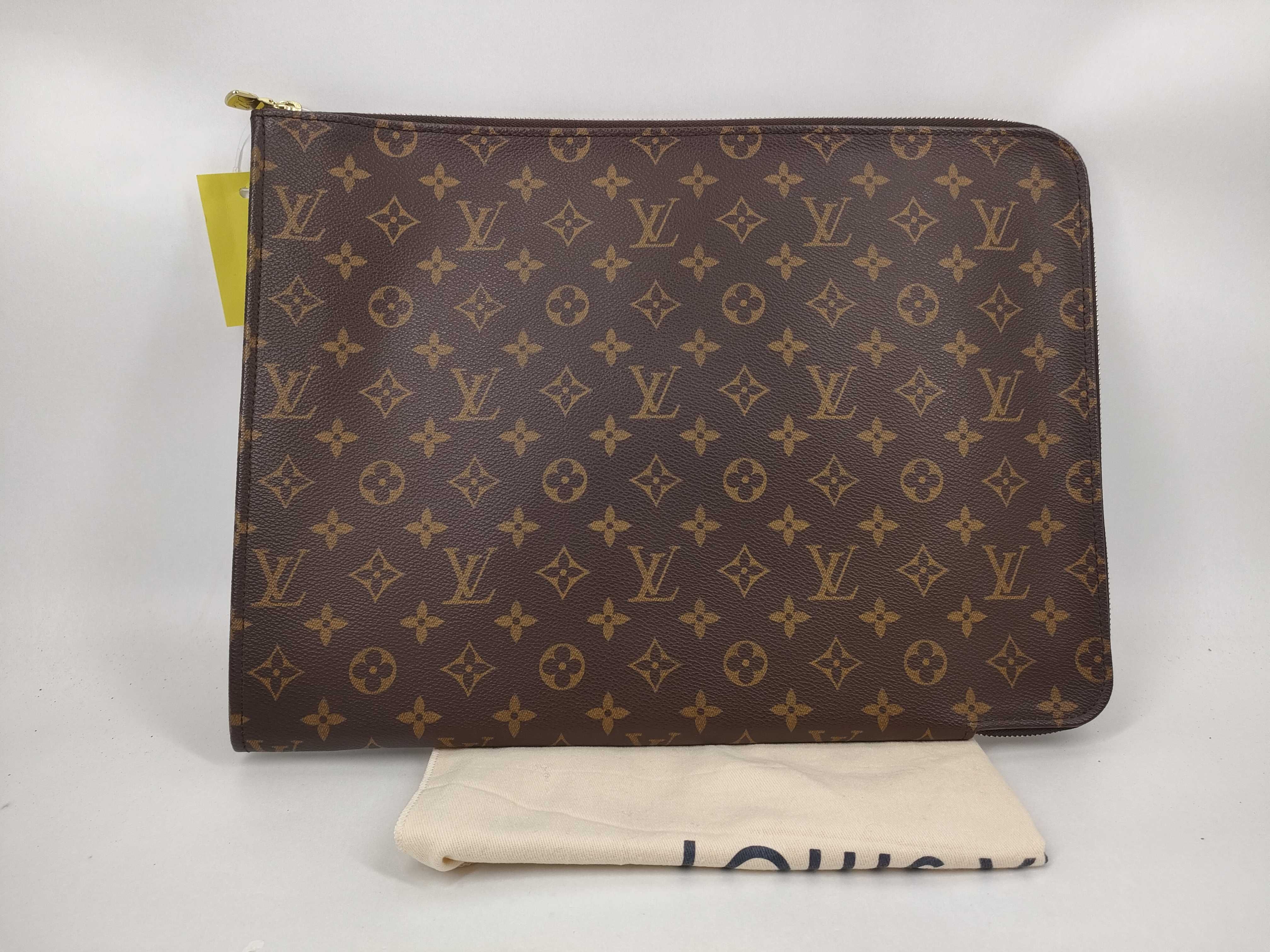 Monogram Poche Documant