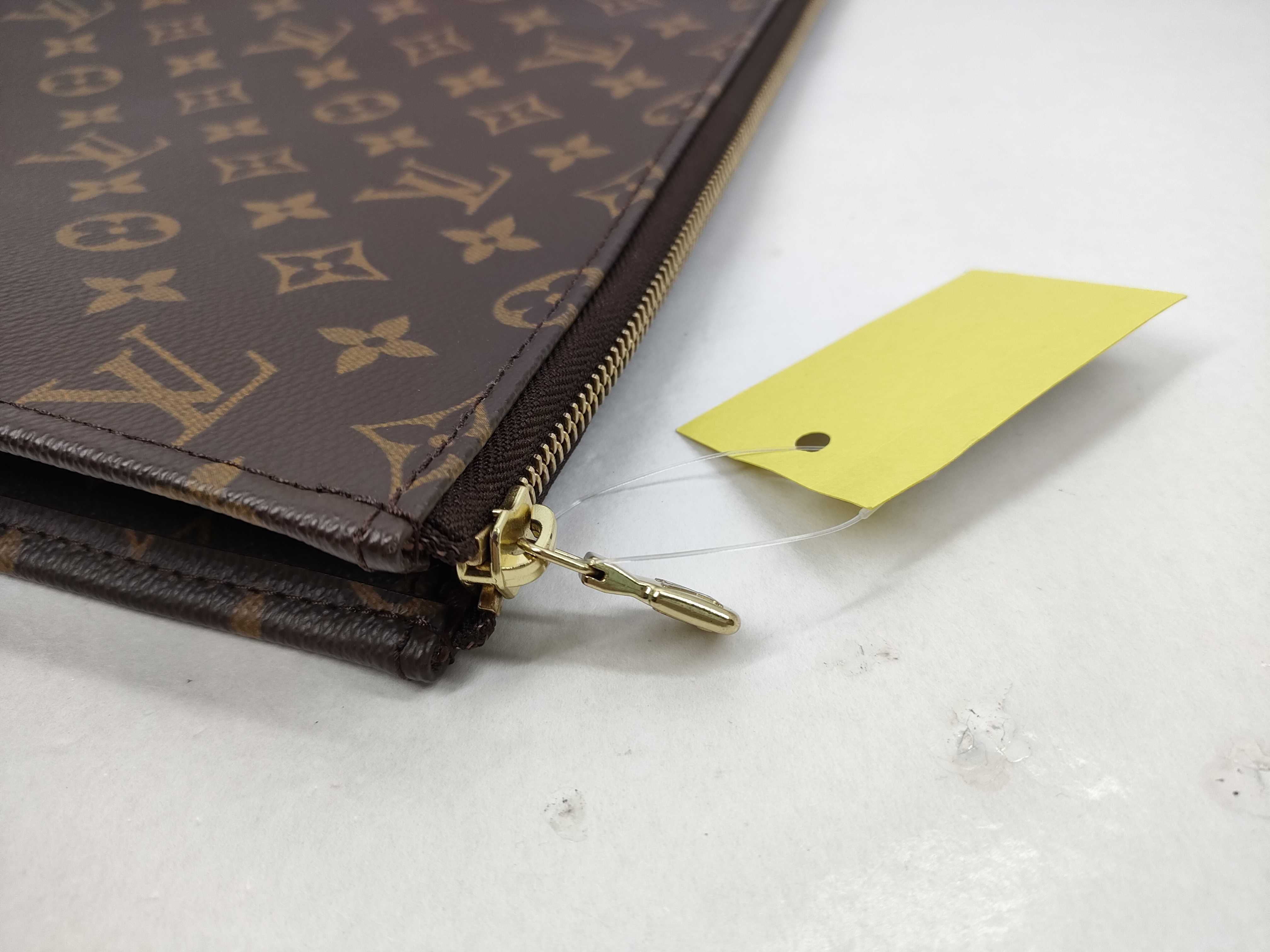 Monogram Poche Documant — view 6