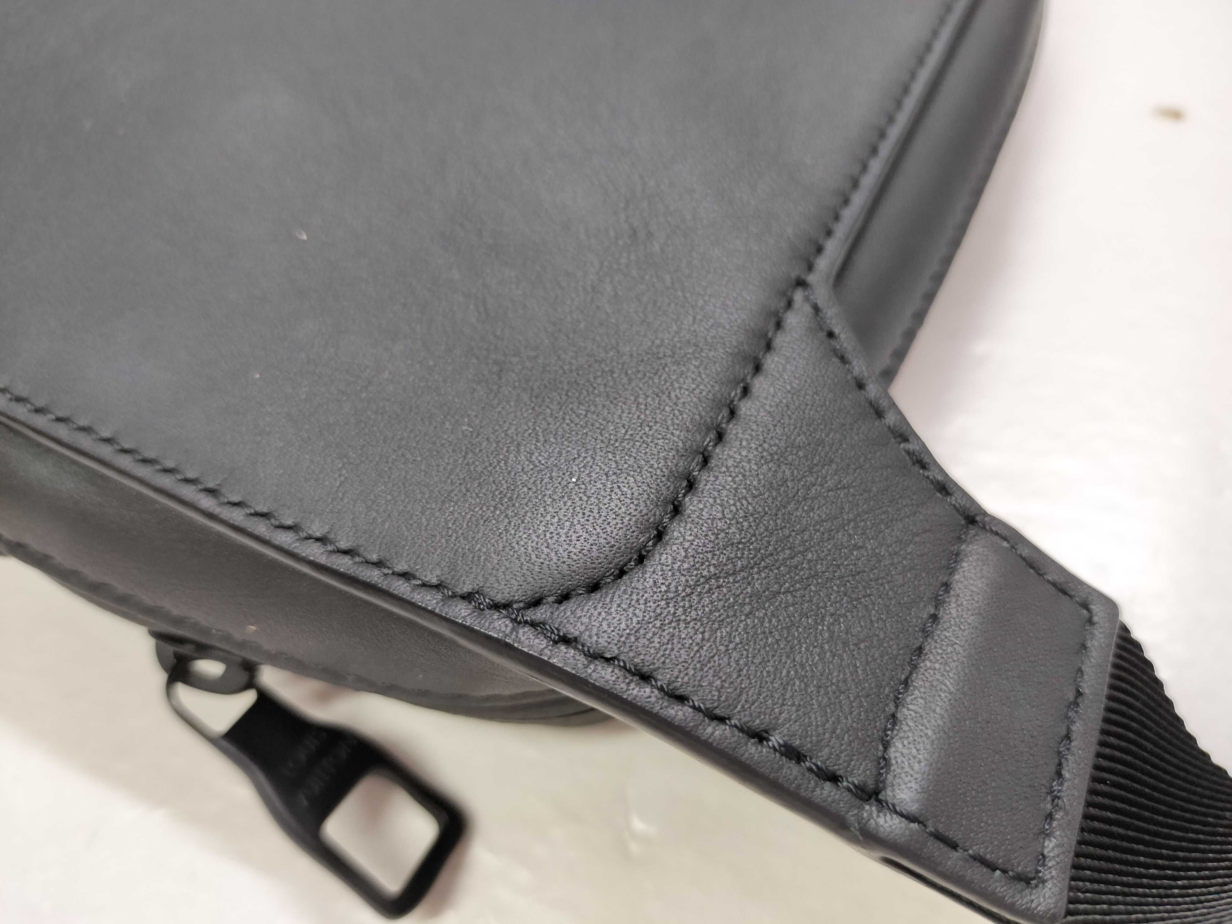 LV Bubble Glam Asymmetrical Sling Bag M68773 Shoulder Bag — view 5