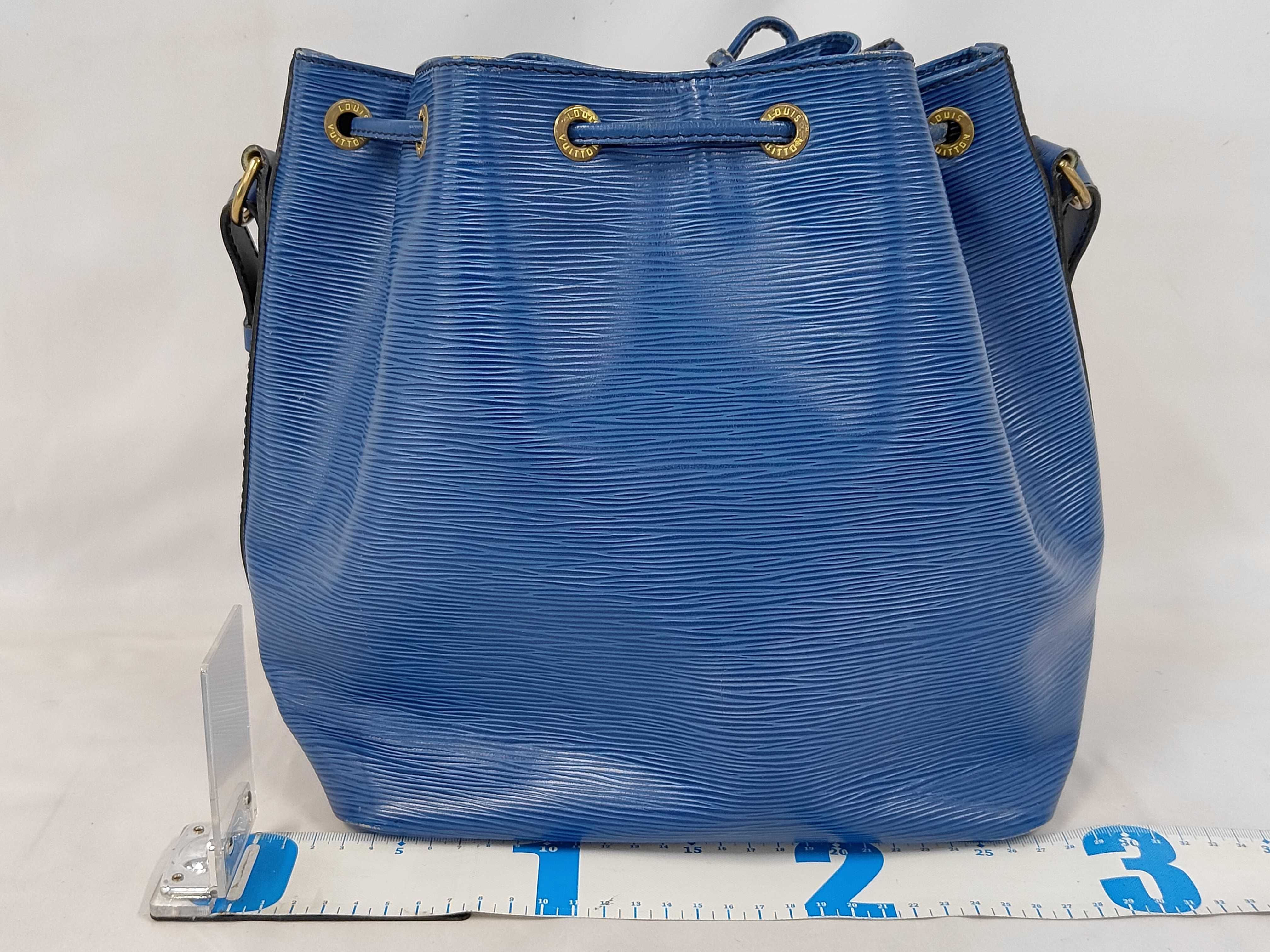 Epi Petit Noé Toledo Blue A21901 Shoulder Bag — view 2