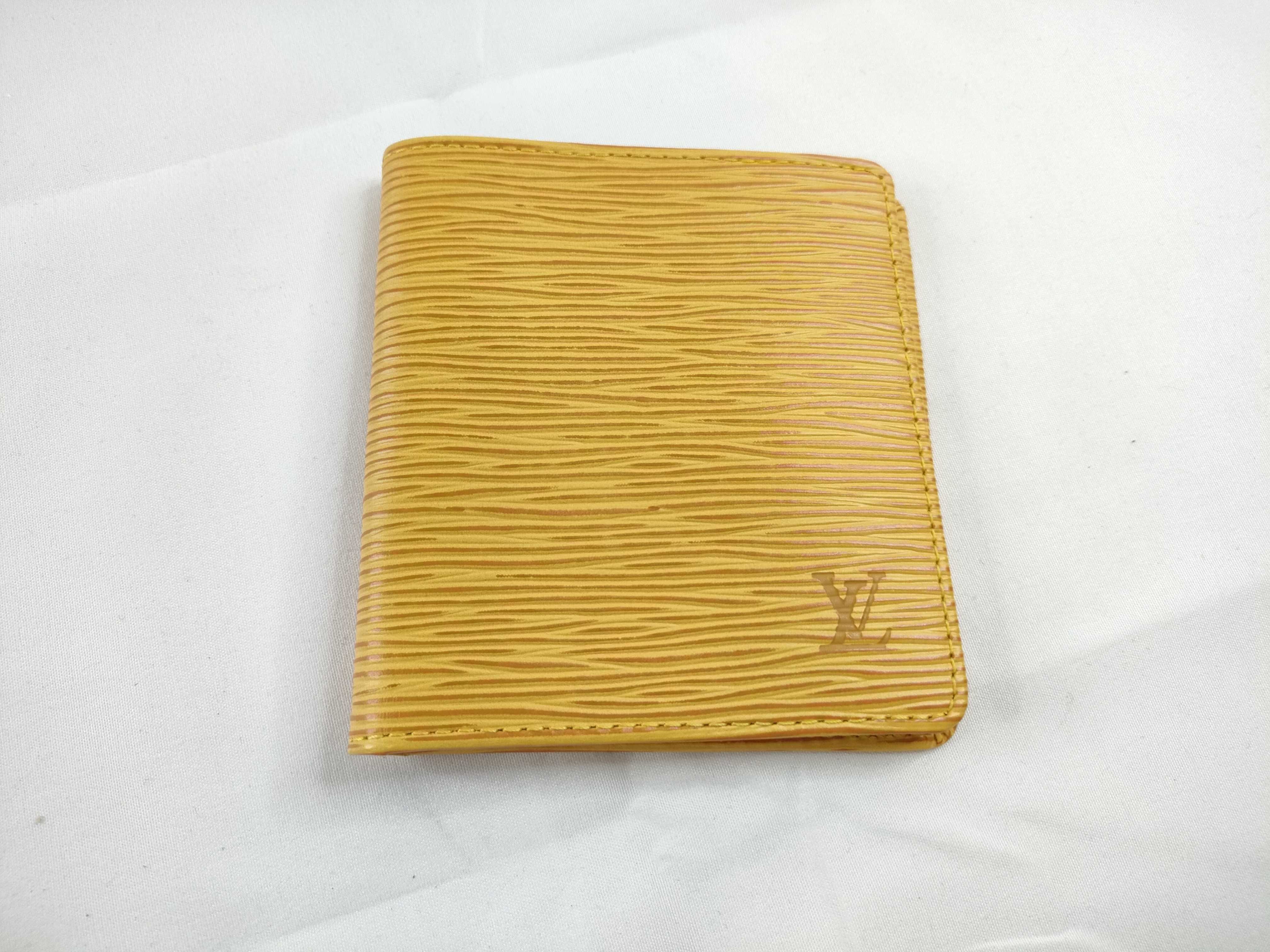 Epi Louis Vuitton Epi Portefeuille 6 Cartes Credit Card Case M63319 Billfold