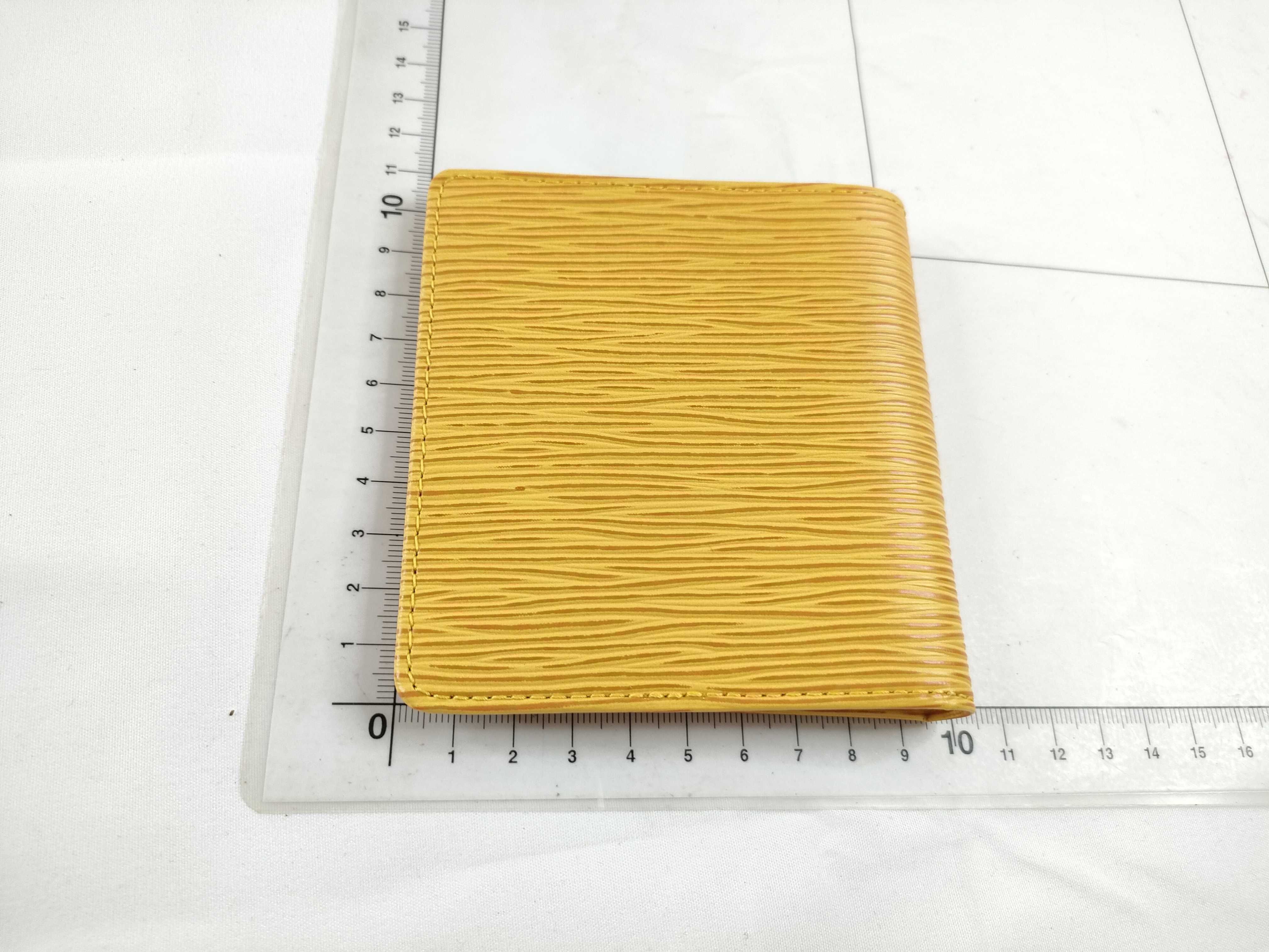 Epi Louis Vuitton Epi Portefeuille 6 Cartes Credit Card Case M63319 Billfold — view 2