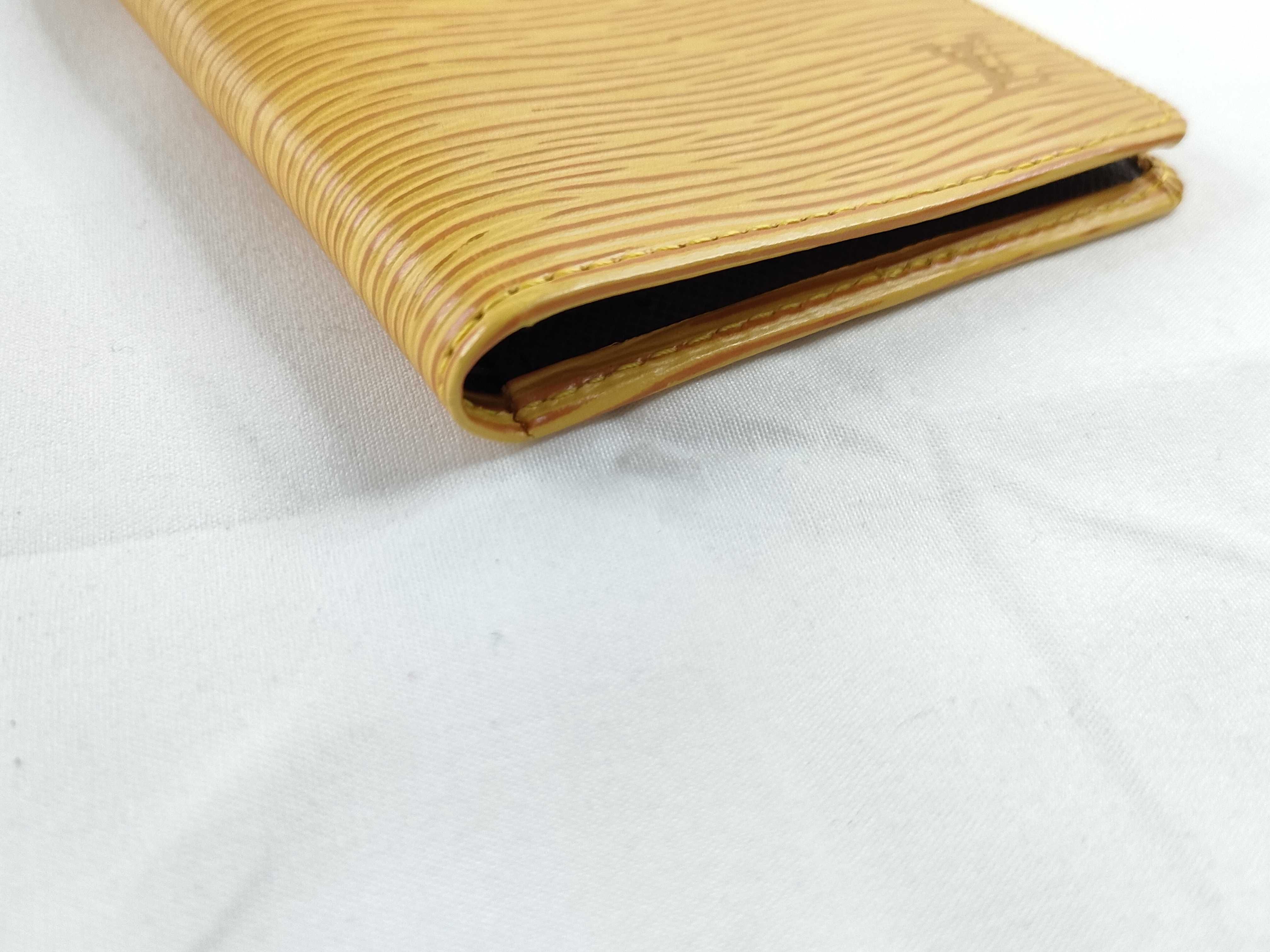 Epi Louis Vuitton Epi Portefeuille 6 Cartes Credit Card Case M63319 Billfold — view 3