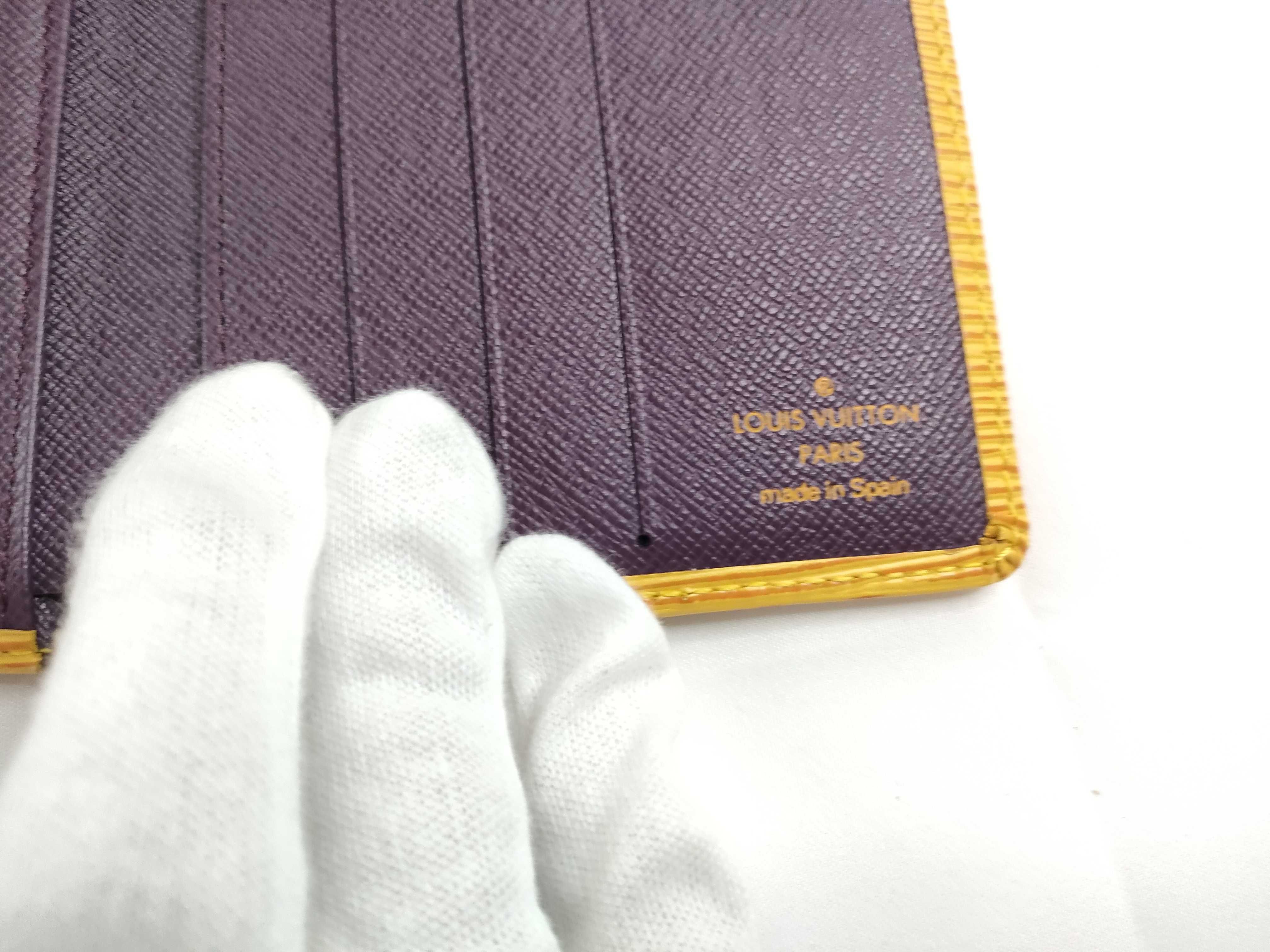 Epi Louis Vuitton Epi Portefeuille 6 Cartes Credit Card Case M63319 Billfold — view 9