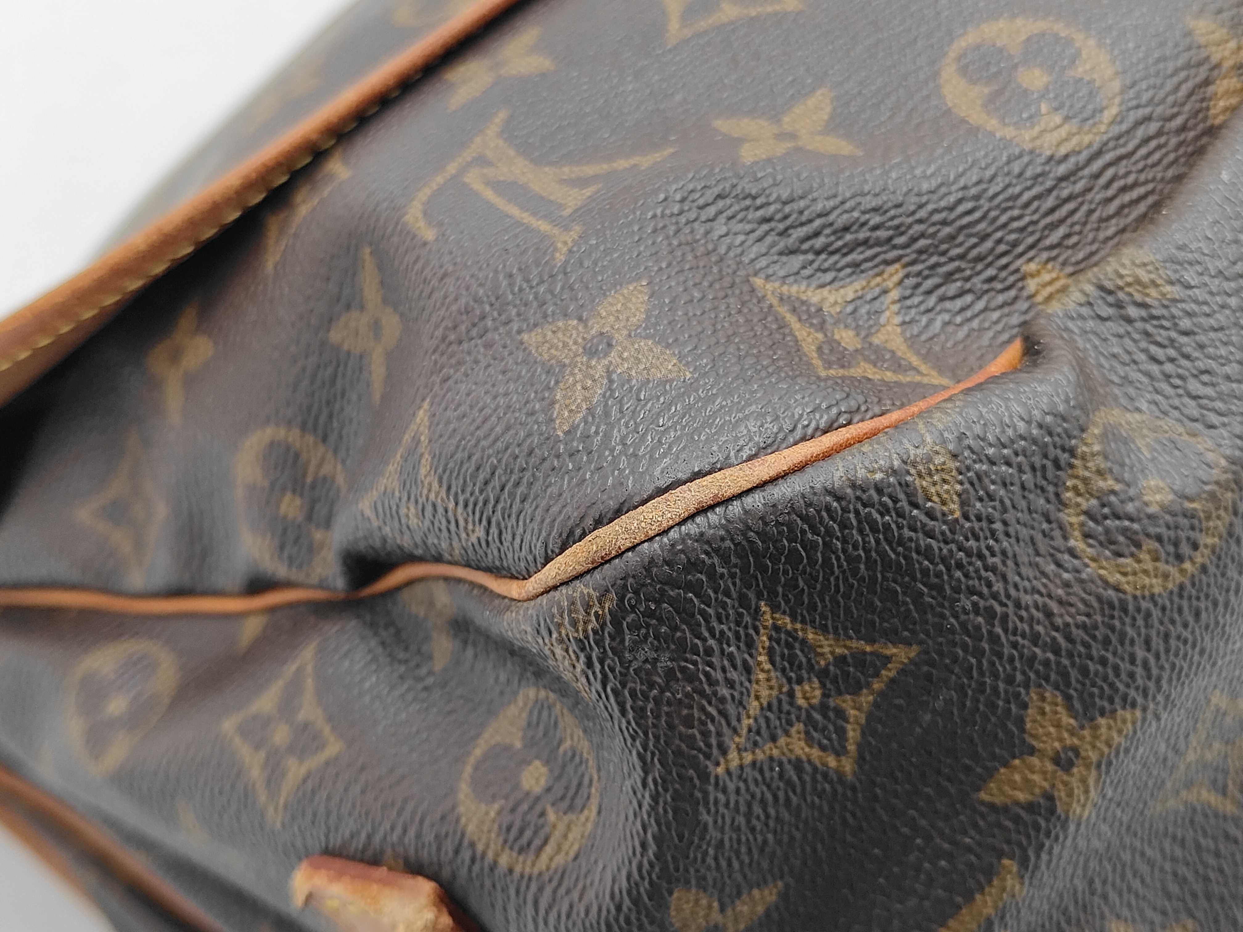 Monogram LV M42254 Saumur Shoulder Bag — view 4