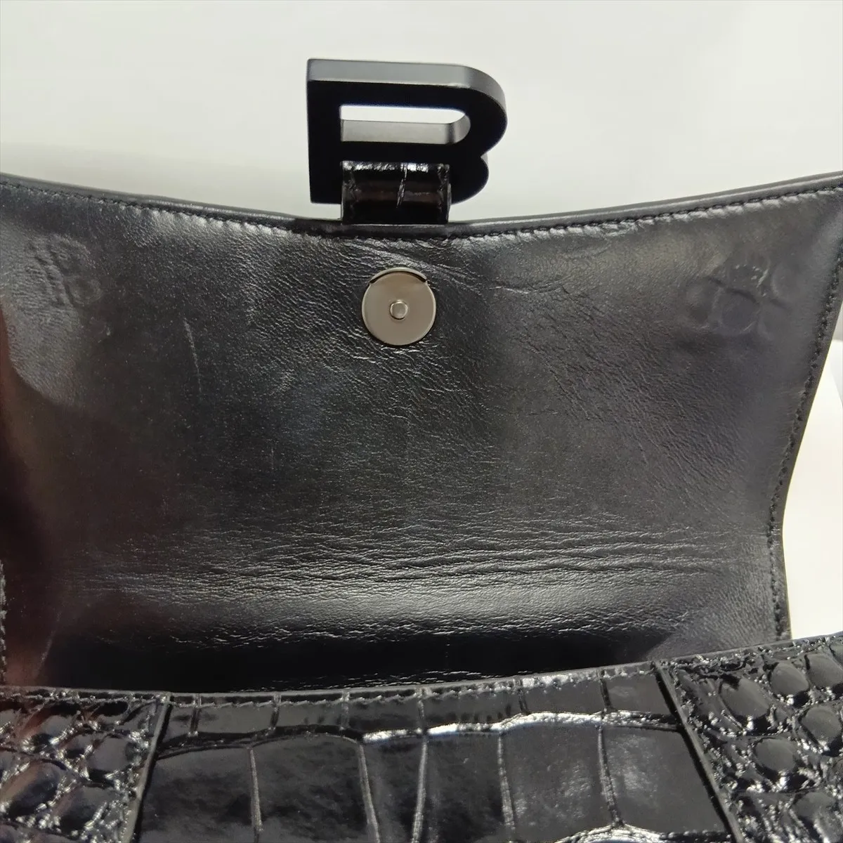 Hourglass XS Crocodile Embossed 2-Way Handbag, Black 592833 — view 13