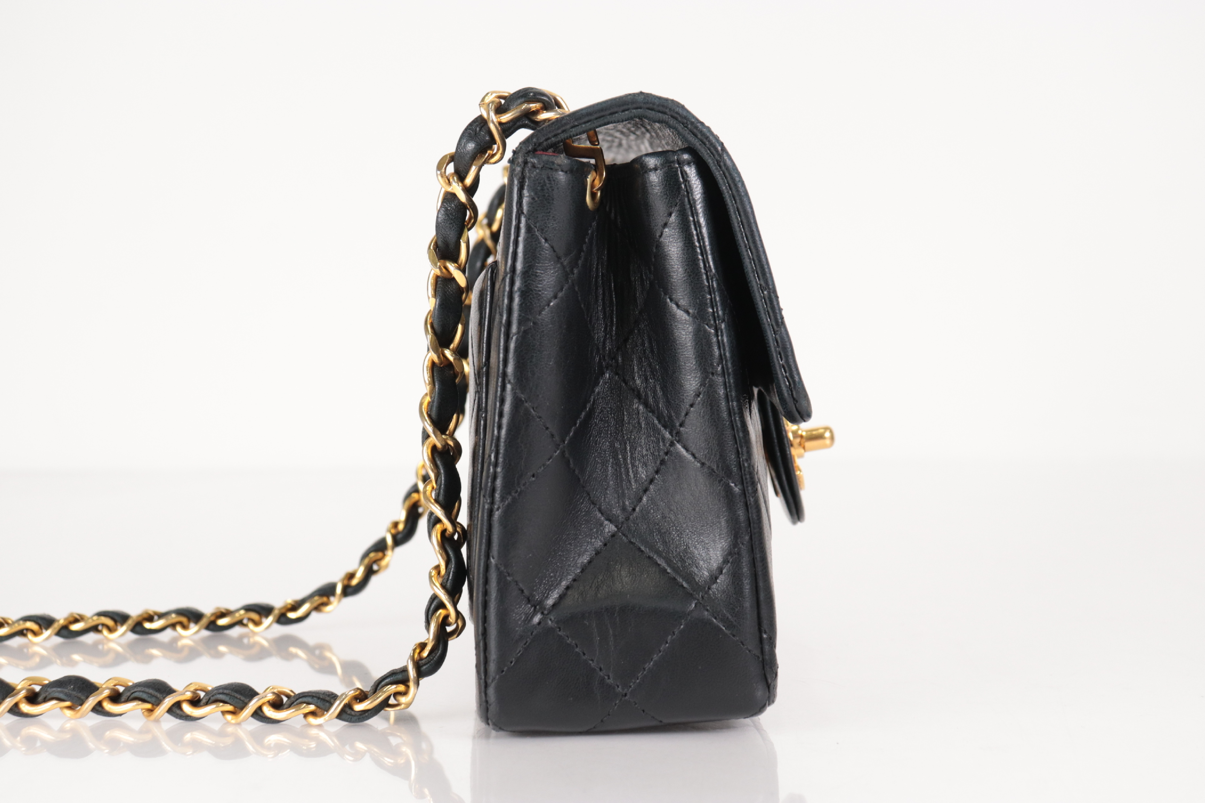 Mini Mat Lamb Chain Shoulder Bag (Serial Number 0) — view 4