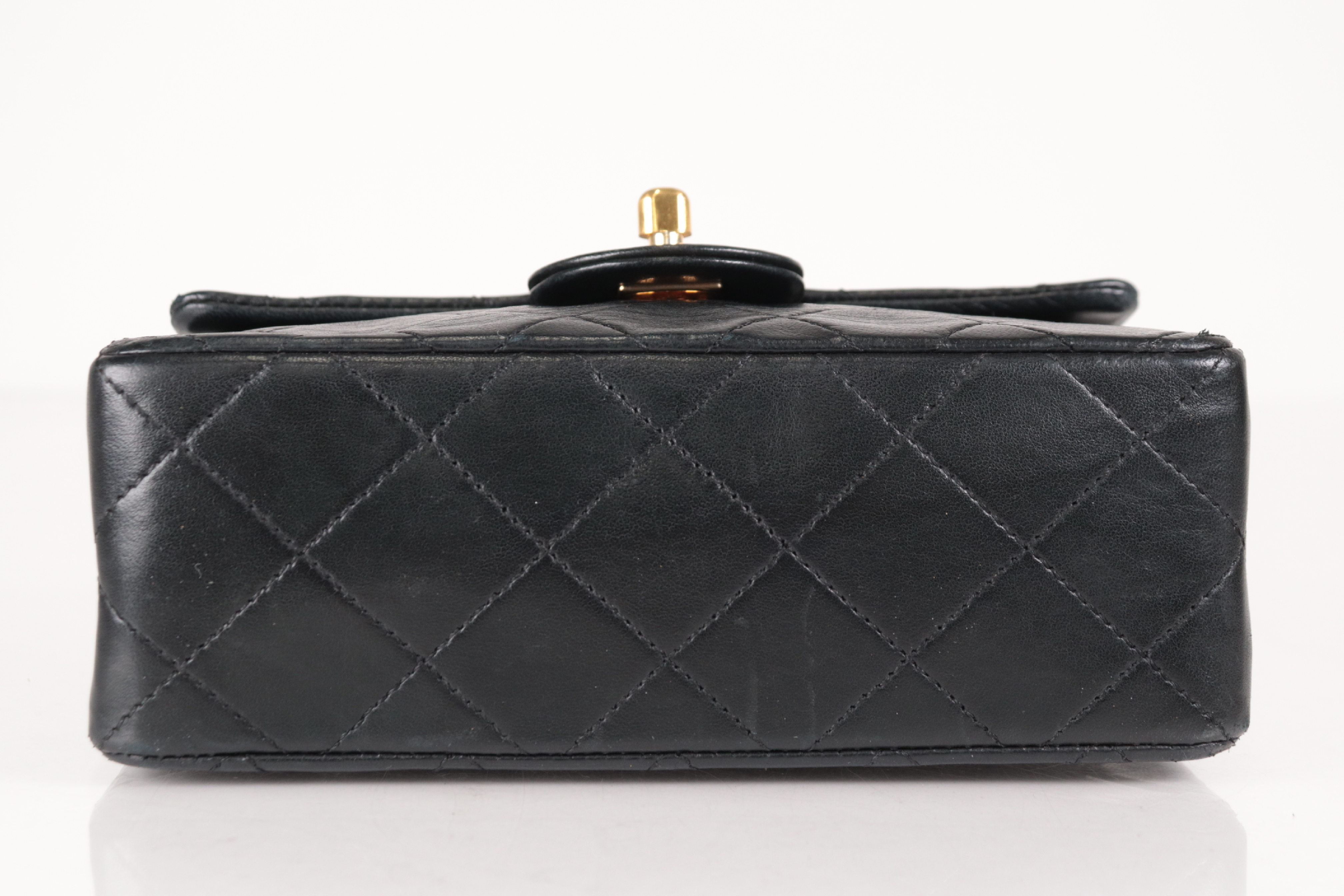 Mini Mat Lamb Chain Shoulder Bag (Serial Number 0) — view 6