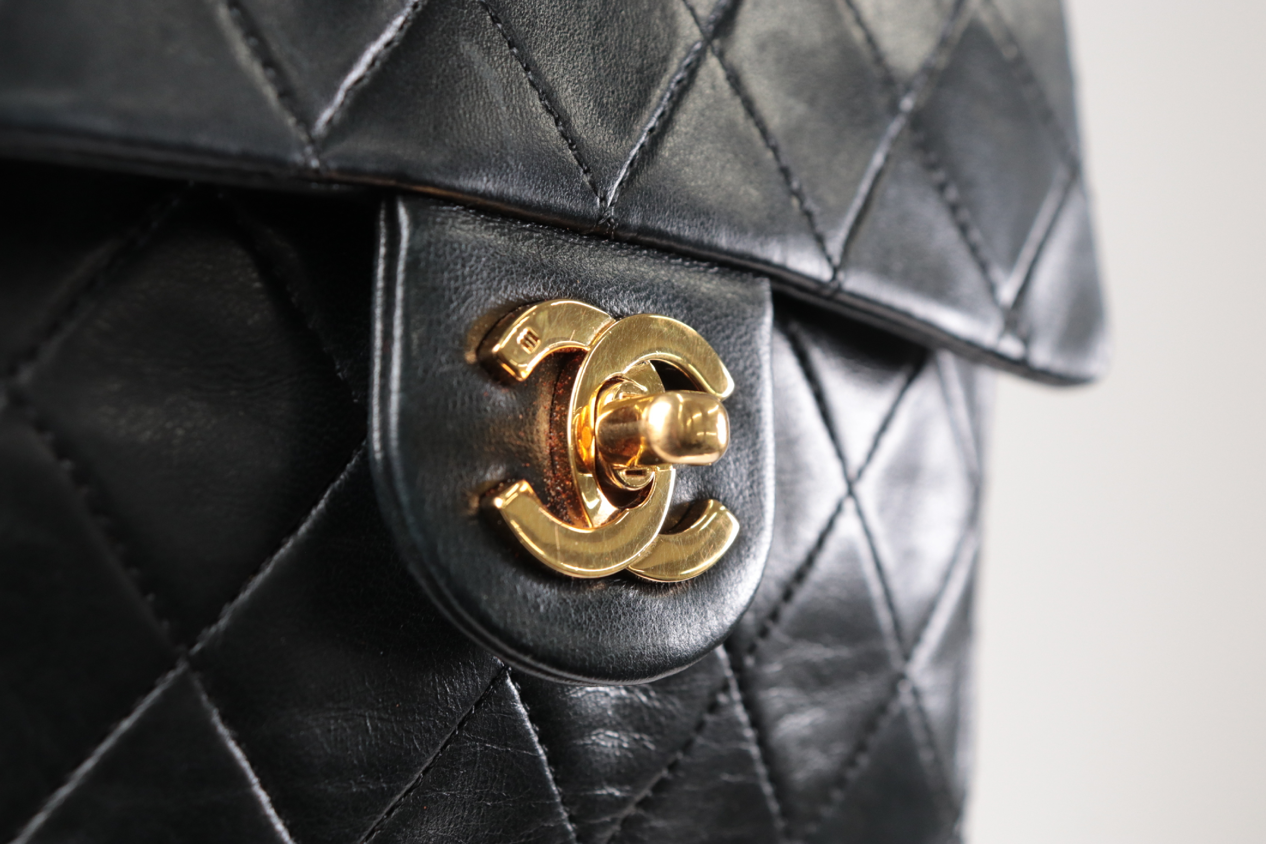 Mini Mat Lamb Chain Shoulder Bag (Serial Number 0) — view 7