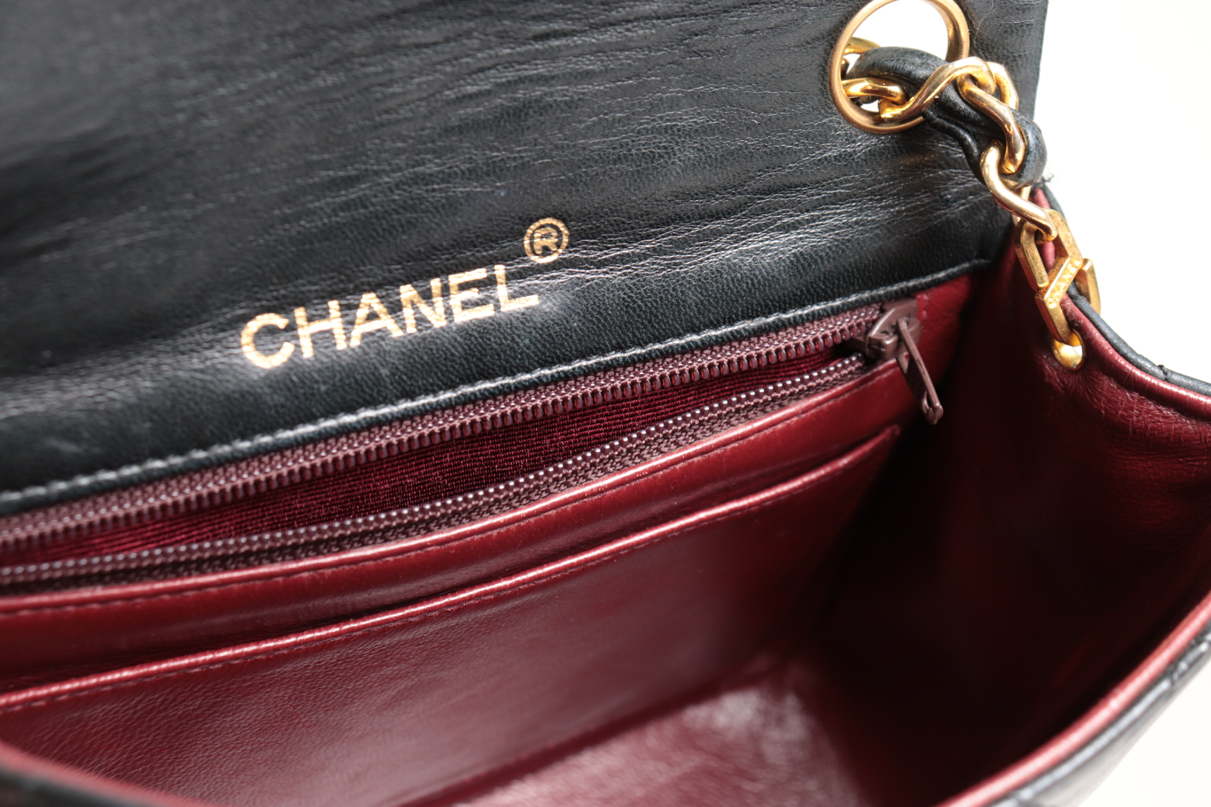 Mini Mat Lamb Chain Shoulder Bag (Serial Number 0) — view 9