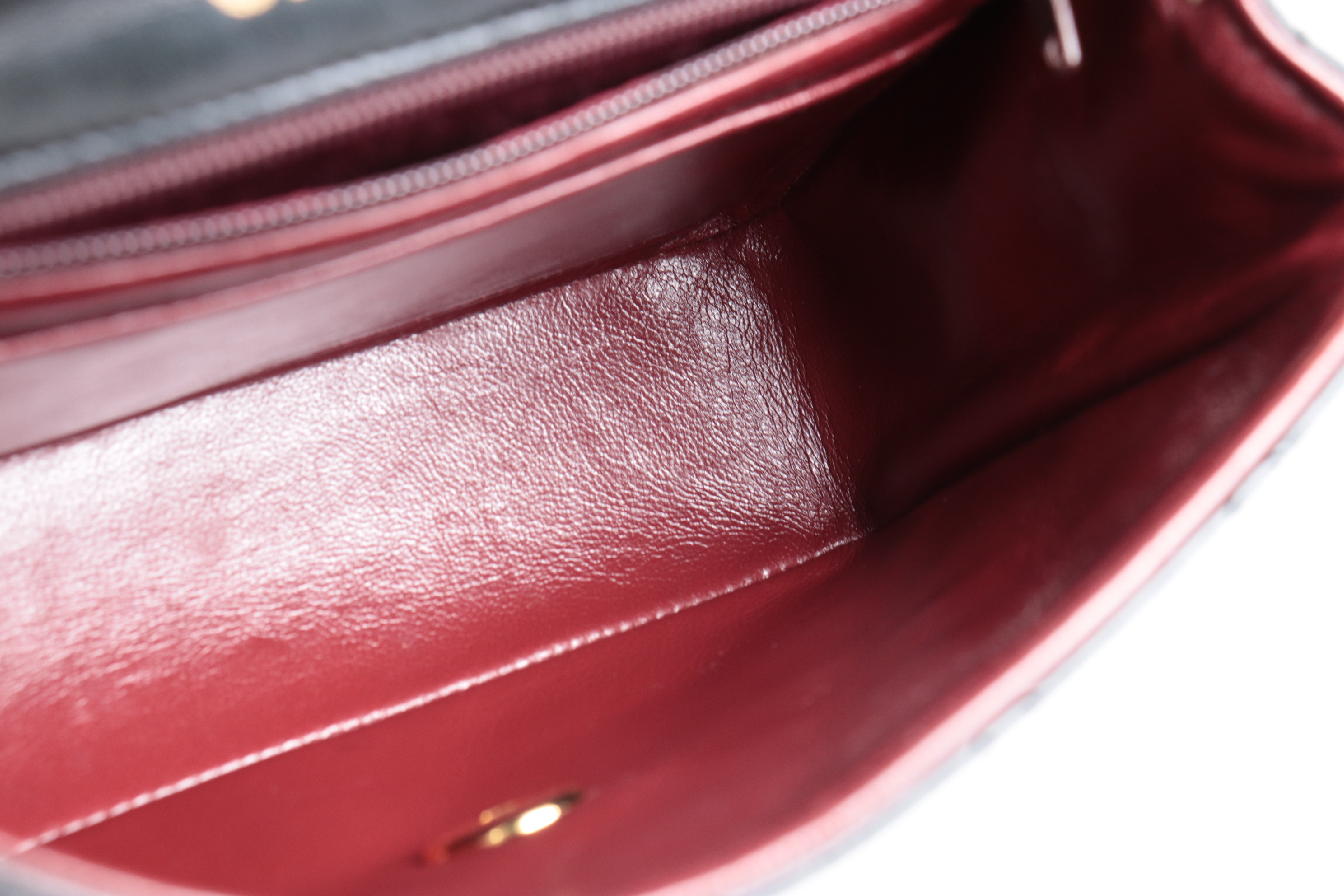 Mini Mat Lamb Chain Shoulder Bag (Serial Number 0) — view 10