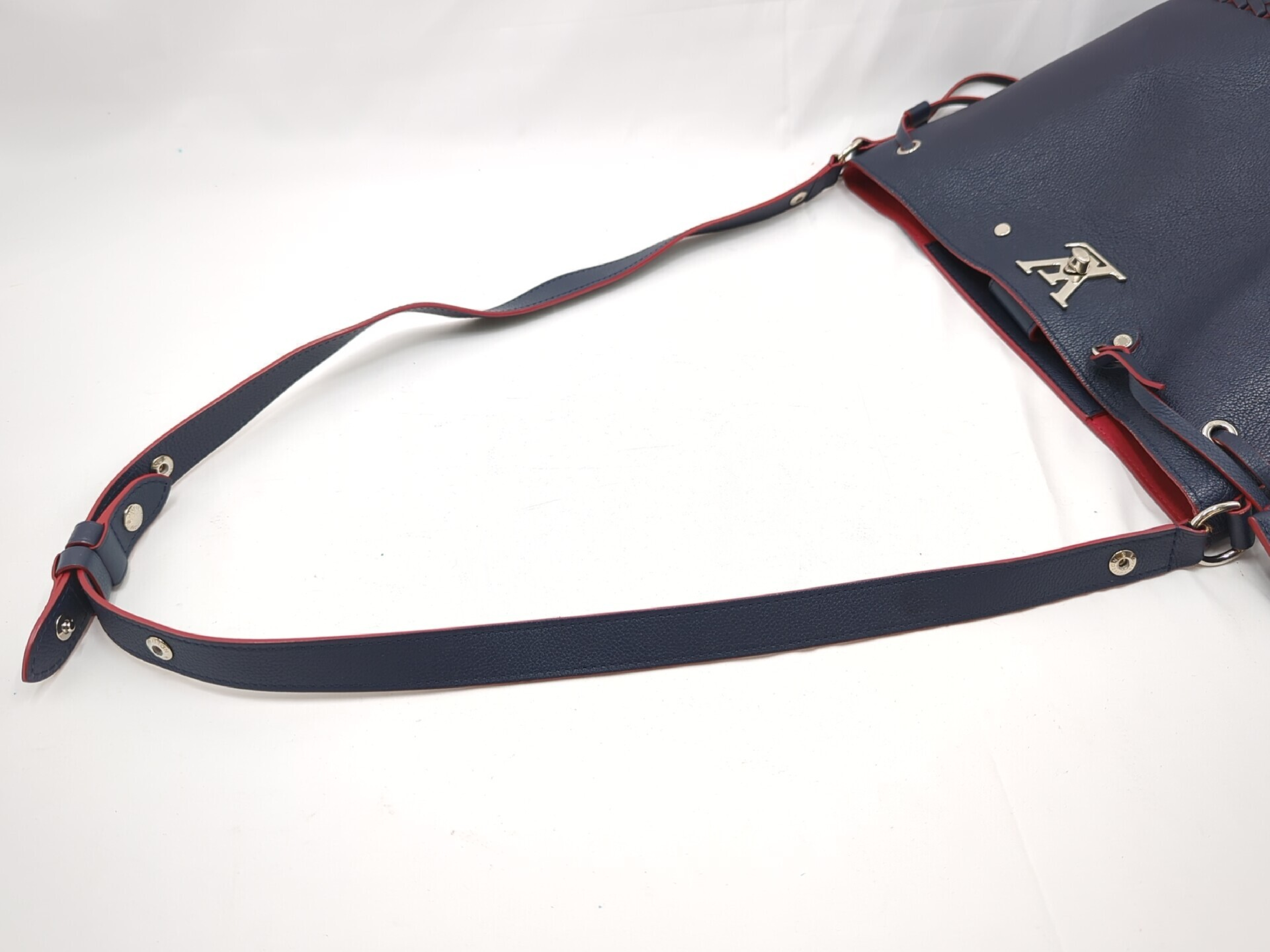 M54681 Lockme Bucket Shoulder Bag — view 7