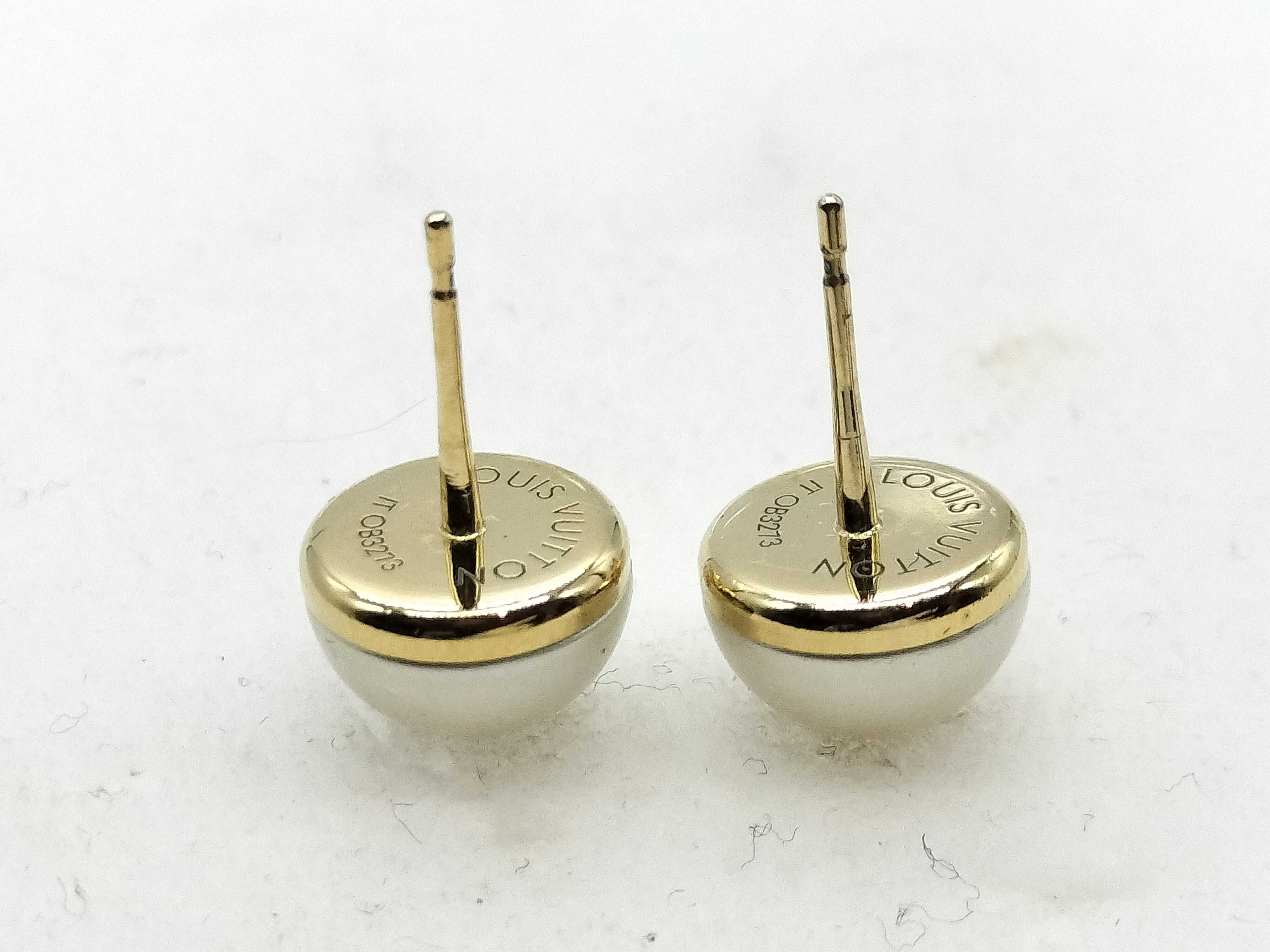 M01589 Earrings - Partial peeling — view 3