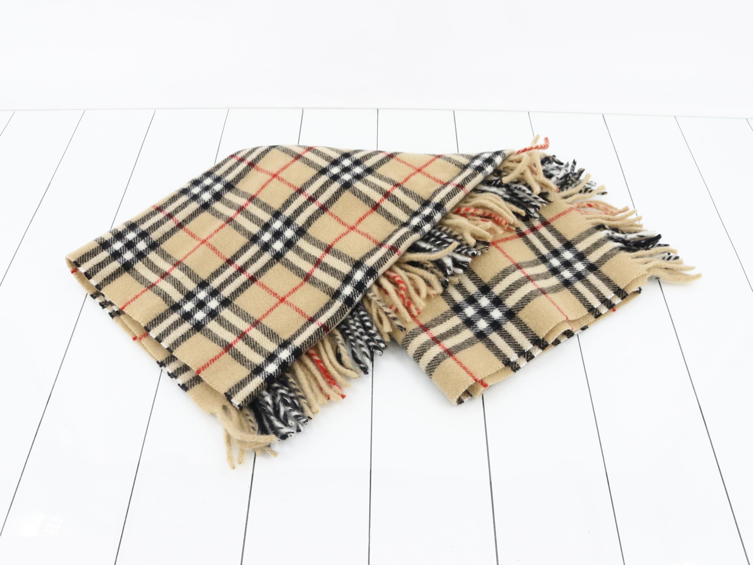 Other items: accessories, shawls (lap blankets) — view 3