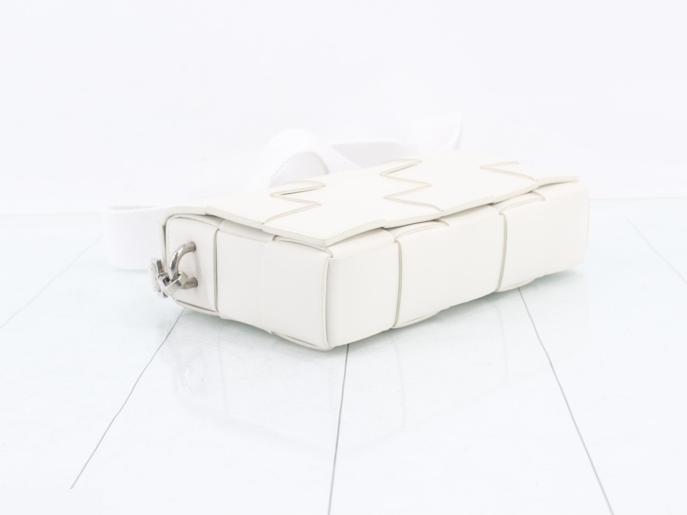 Maxi Intrecciato Cassette Leather Shoulder Bag — view 5