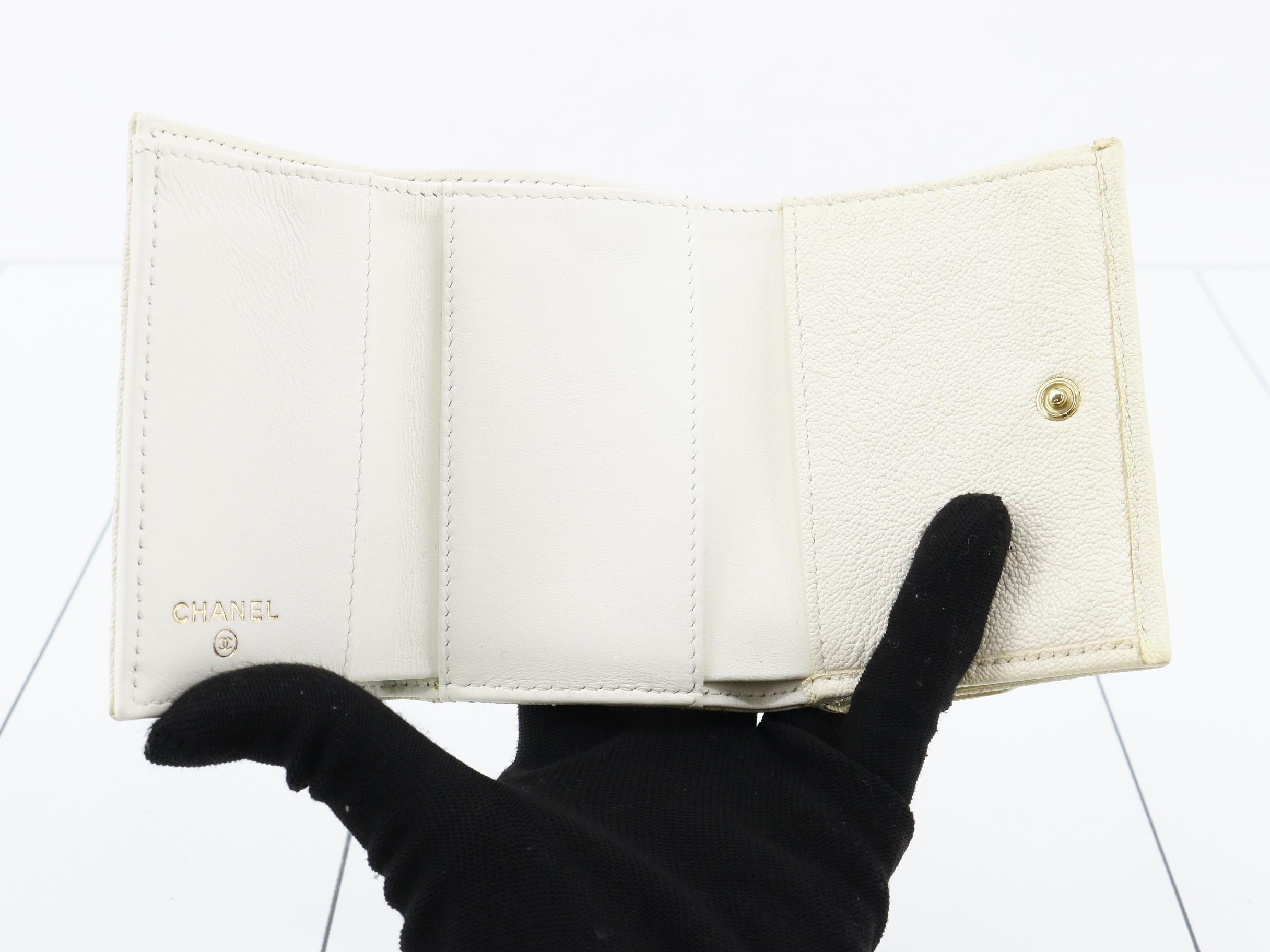 Gold hardware, caviar leather (bags) and wallets — view 4