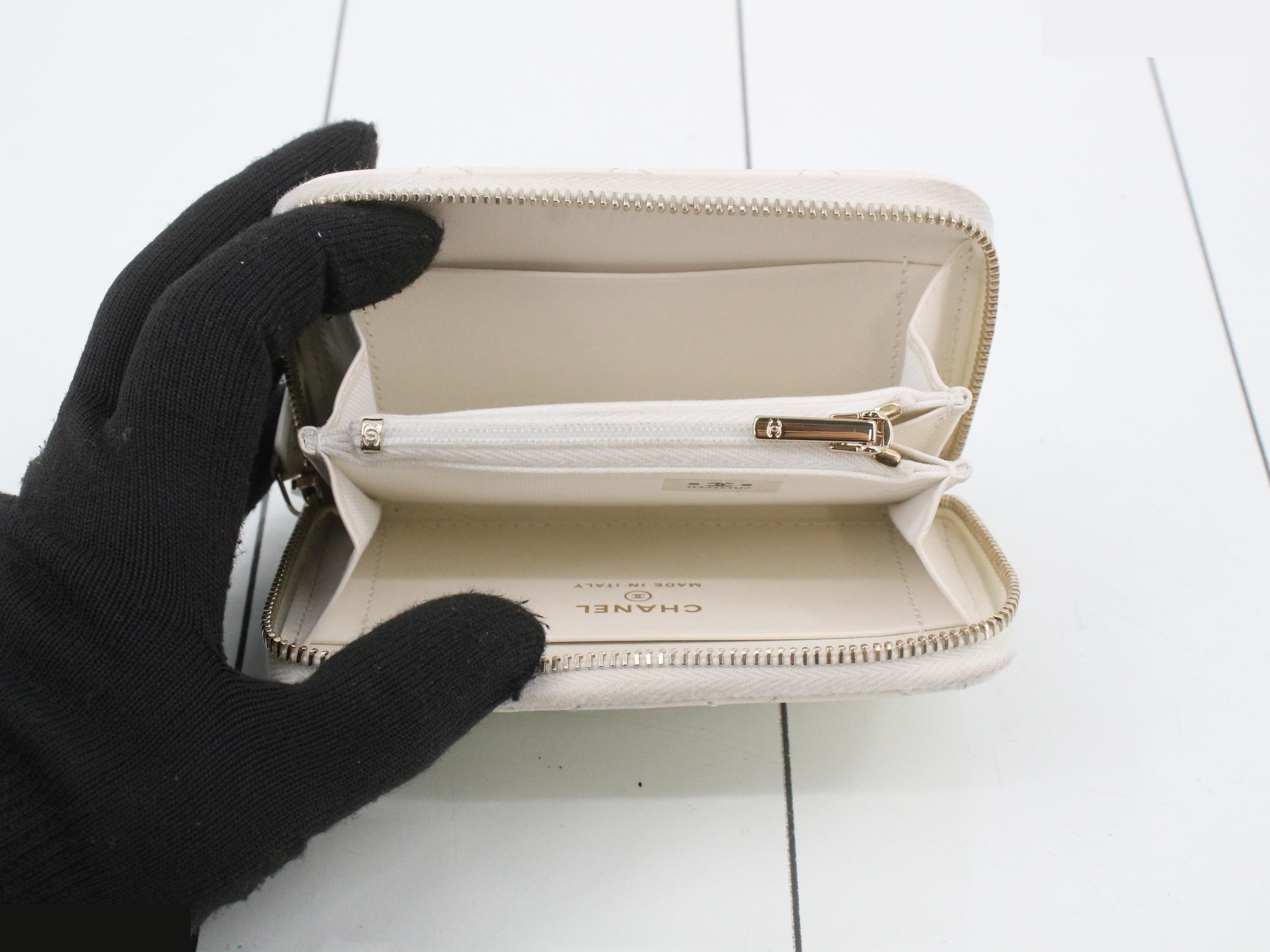 Caviar skin (bag) and coin case — view 4