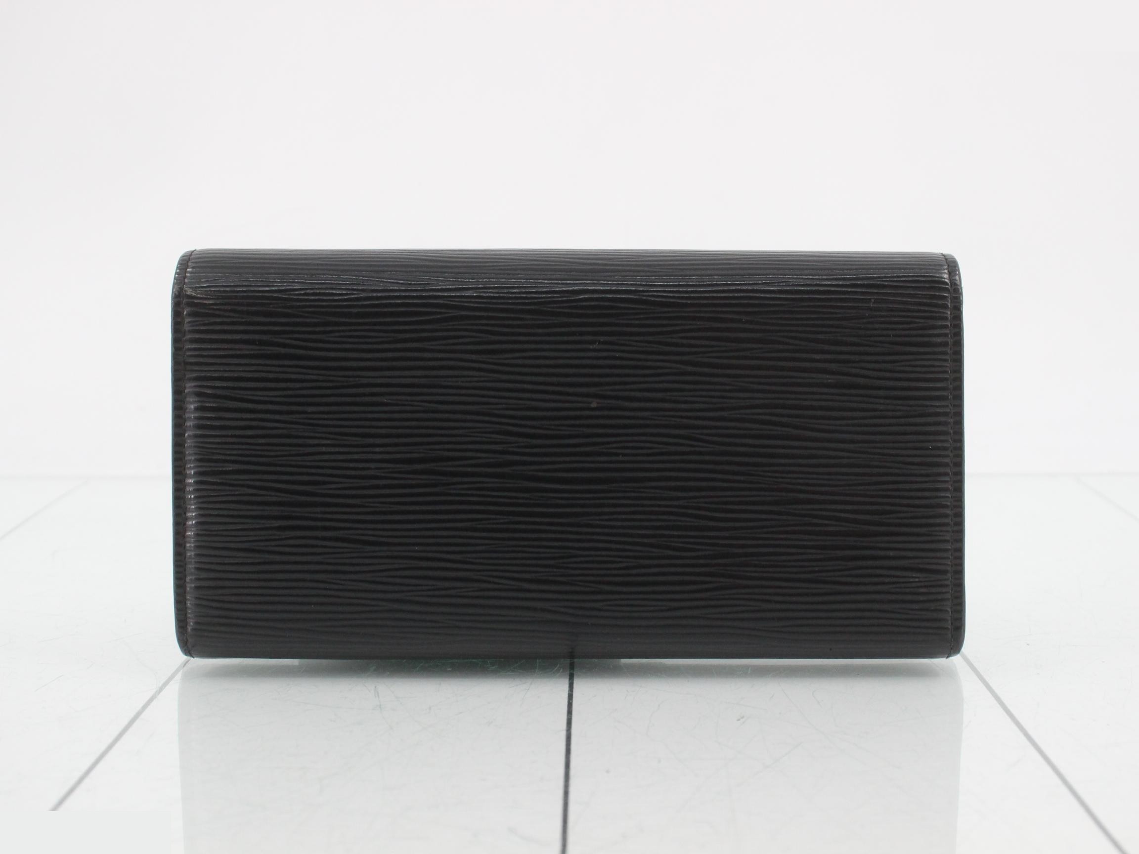 Epi Capucines Long Wallet — view 2