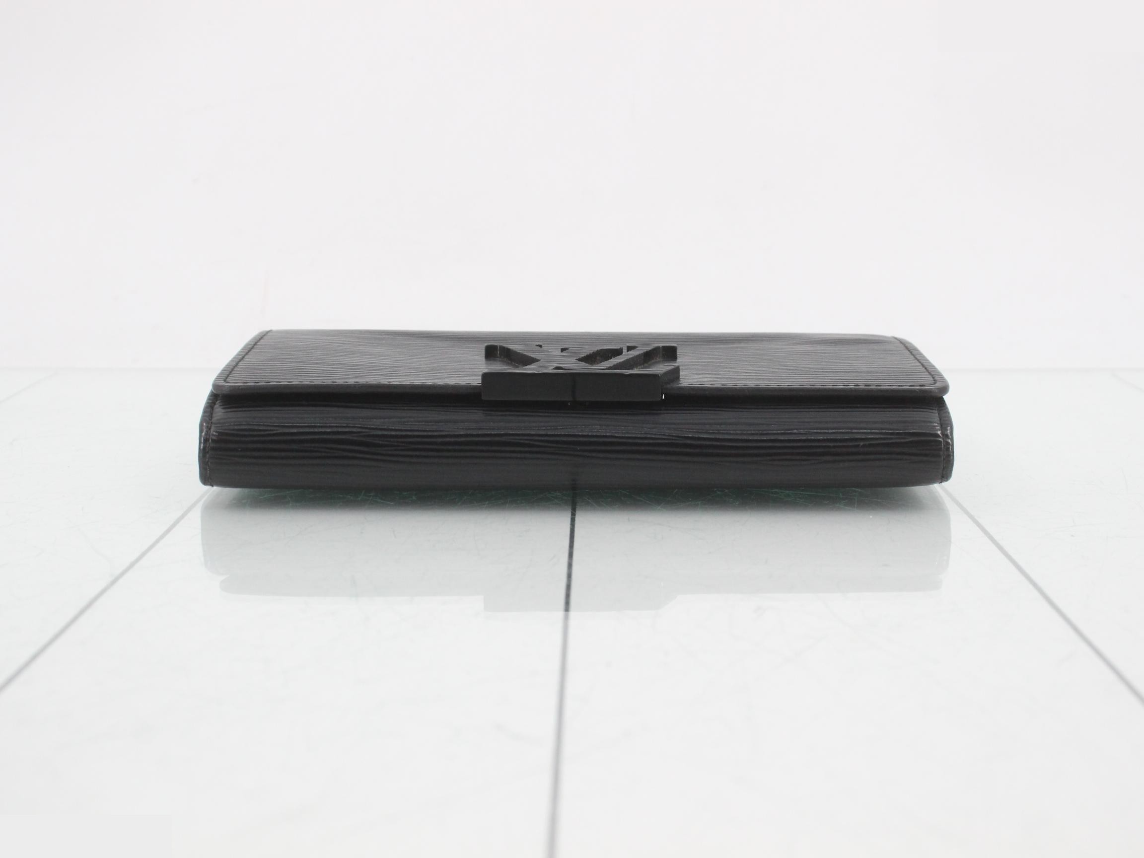 Epi Capucines Long Wallet — view 3