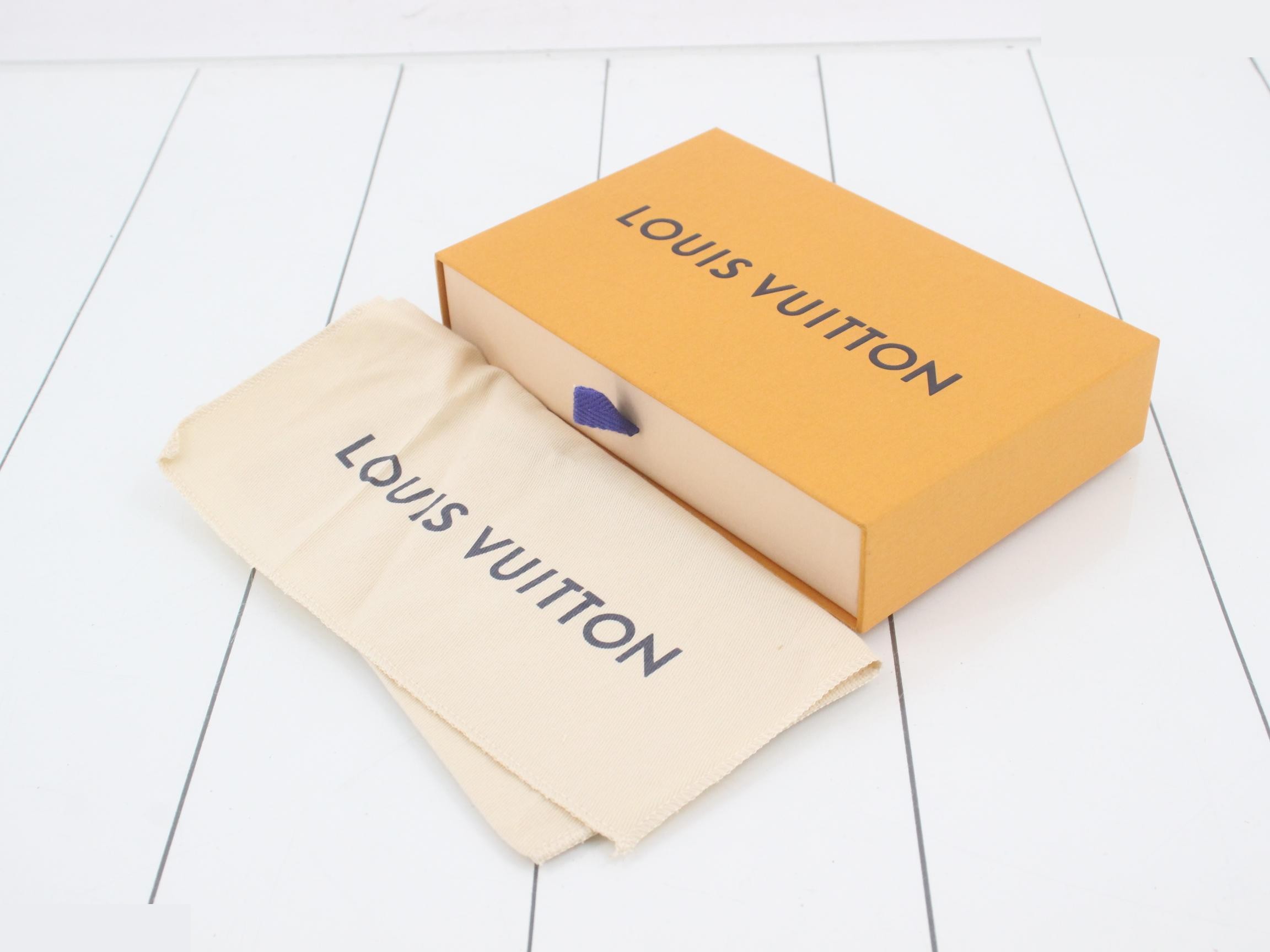 Epi Capucines Long Wallet — view 5