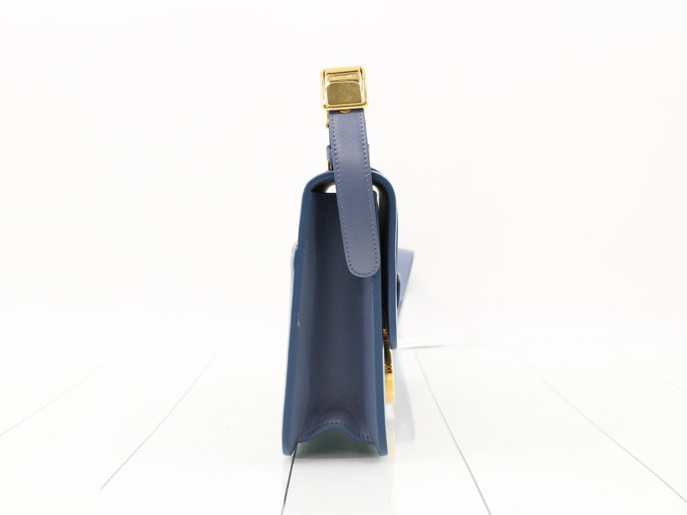 Montaigne 30 Leather Shoulder Bag — view 4